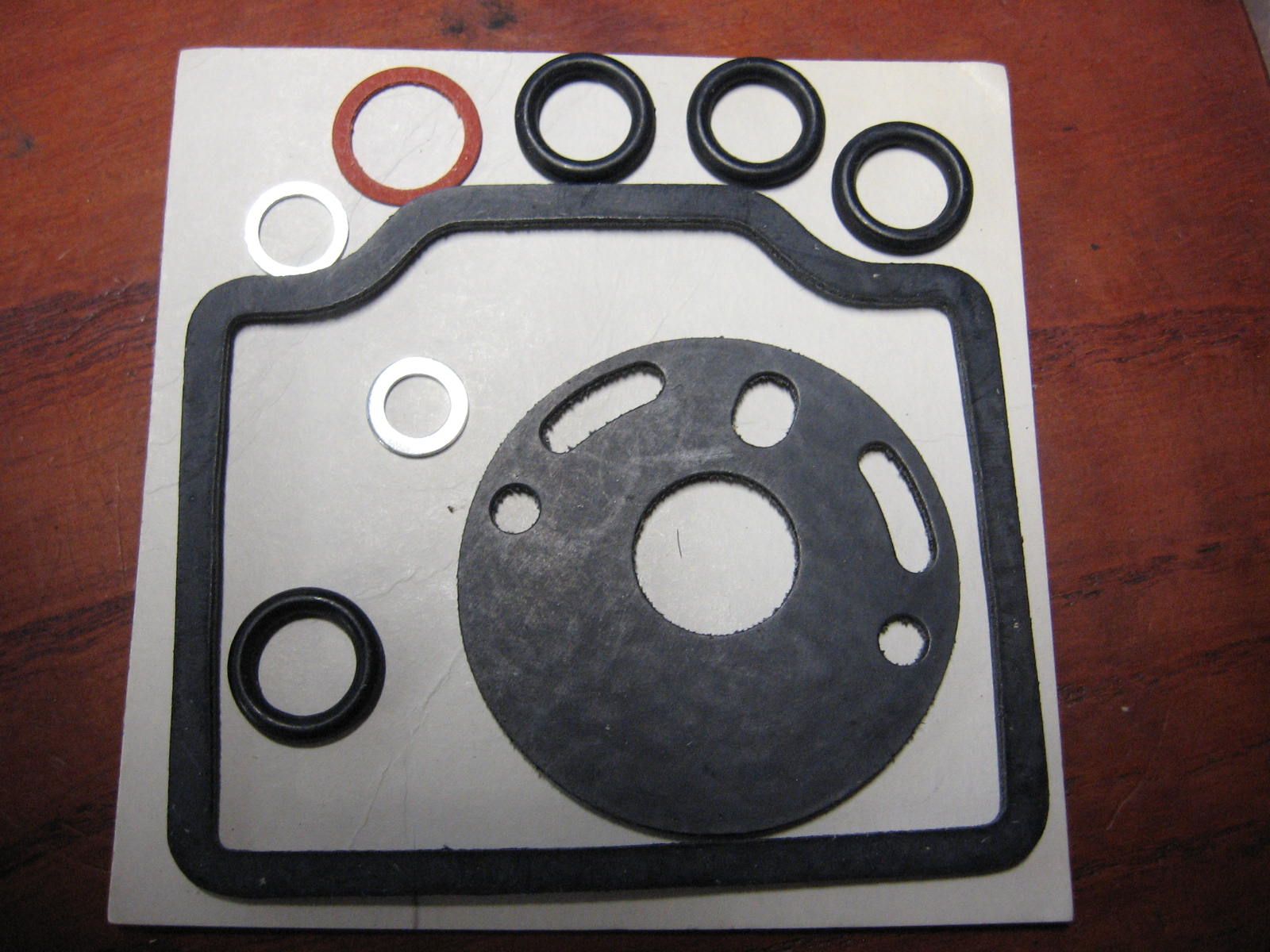 Pakkingset carburateur ,- cb750 ko,k1-5, 76, cb750f 75-76	Nos  , mist 1 0-ring	oem		16010-300-014