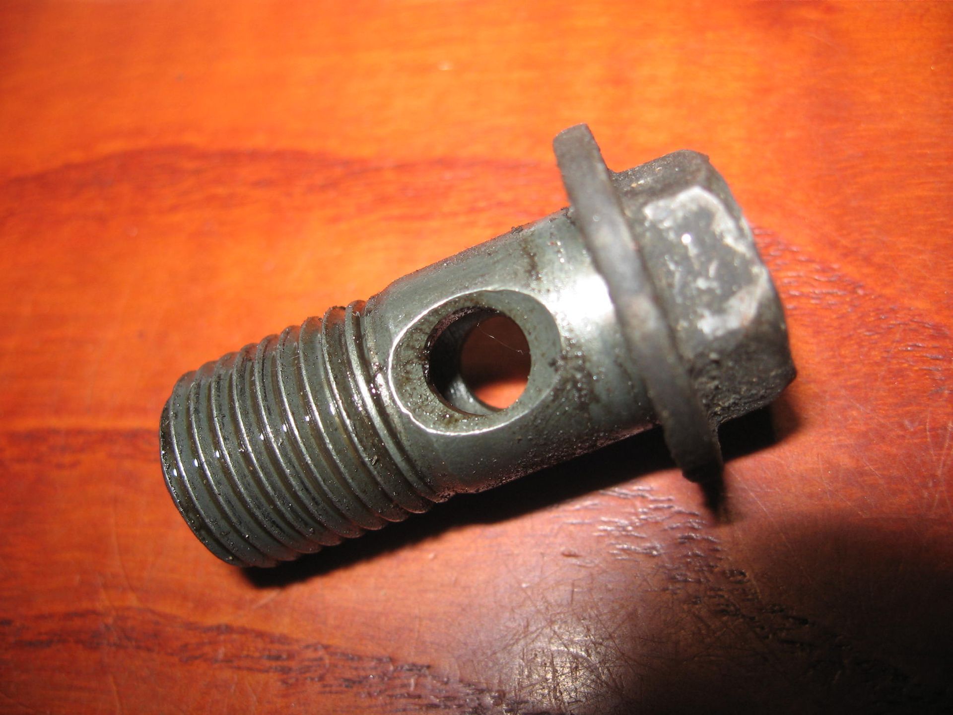 banjobout olieleiding in carterpan // gpz600r 1985-87 zzr600		92001-1930