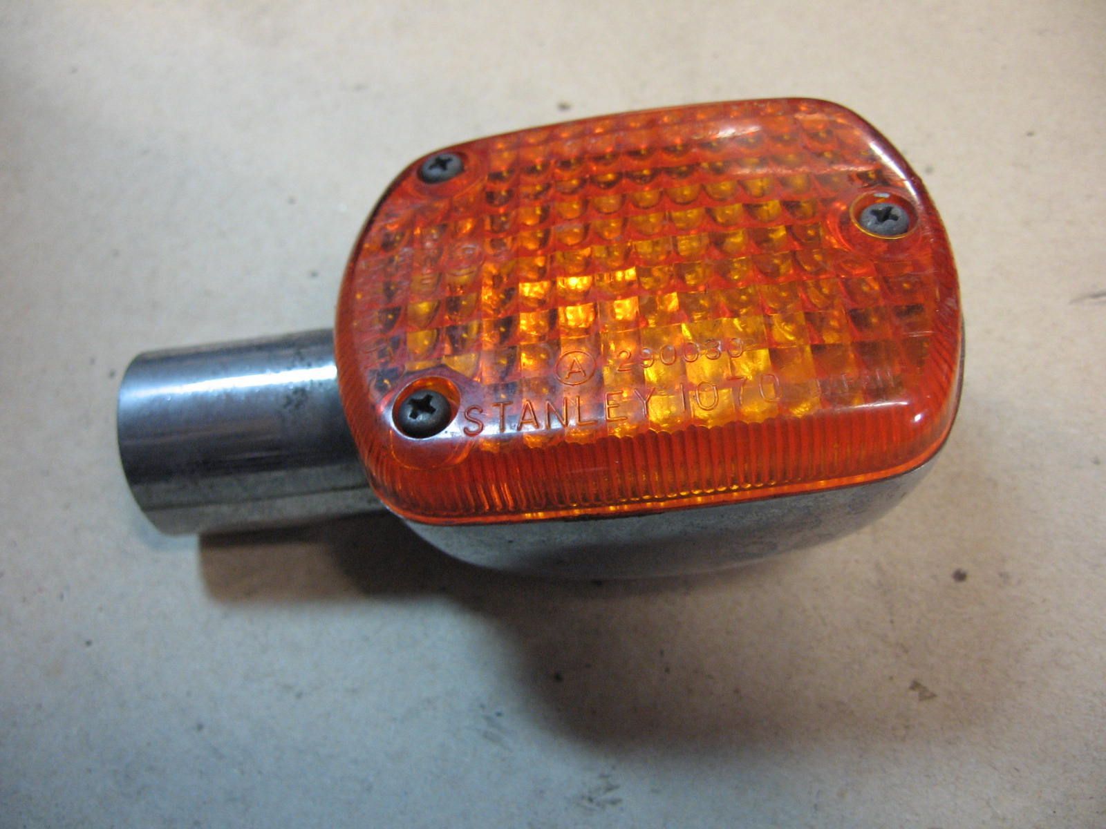 knipperlicht zonder bedrading 	Vf1100c 83-86	33401-mb1-003 + 33402-mb1-003	33600-me5- , mk3