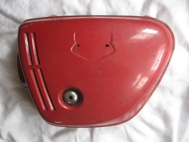 zijkap links rood -- cb350 k3-k4 twin 17313-317-670