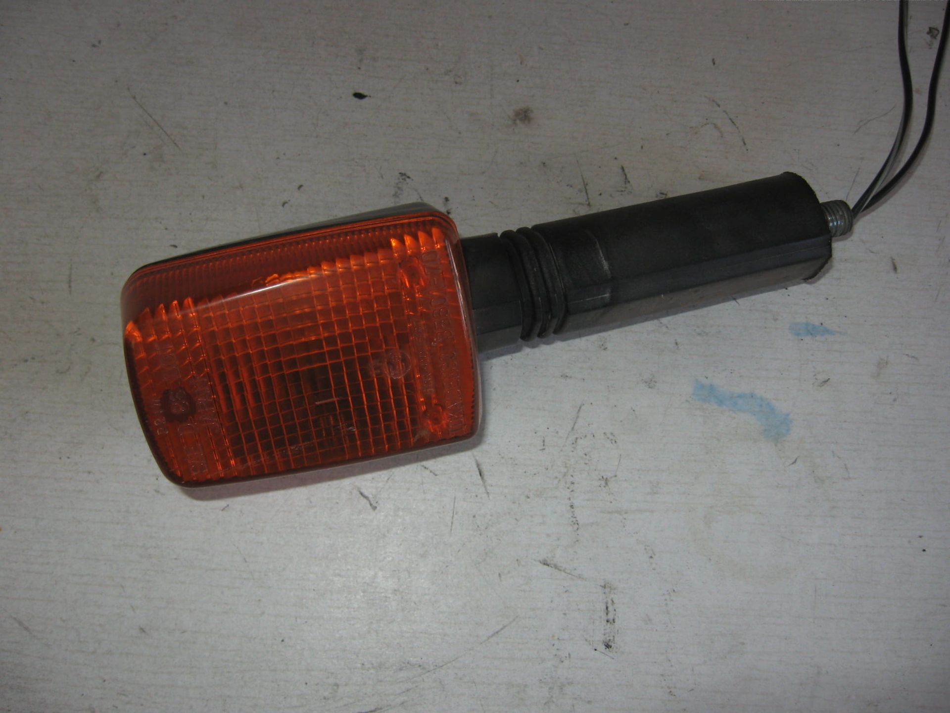 knipperlicht linksvoor	Gsx600f 1988-97 , gsx750f 1989-97 , gsx-r750 1988-95	35601-01d10