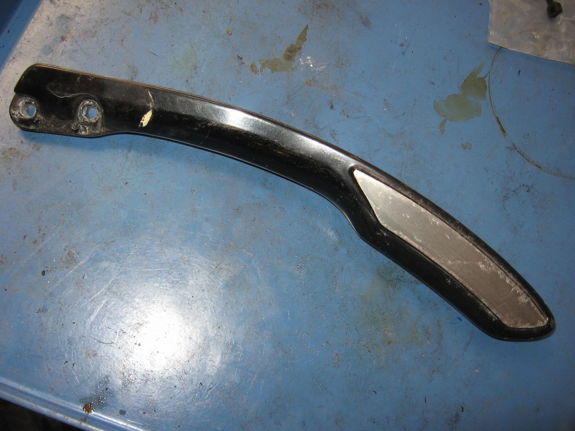 Fenderstud , spatbordbeugel rechts	Xv700 86-87 , xv1100 86-88 , Xv750 92-97 	1rm-2164J