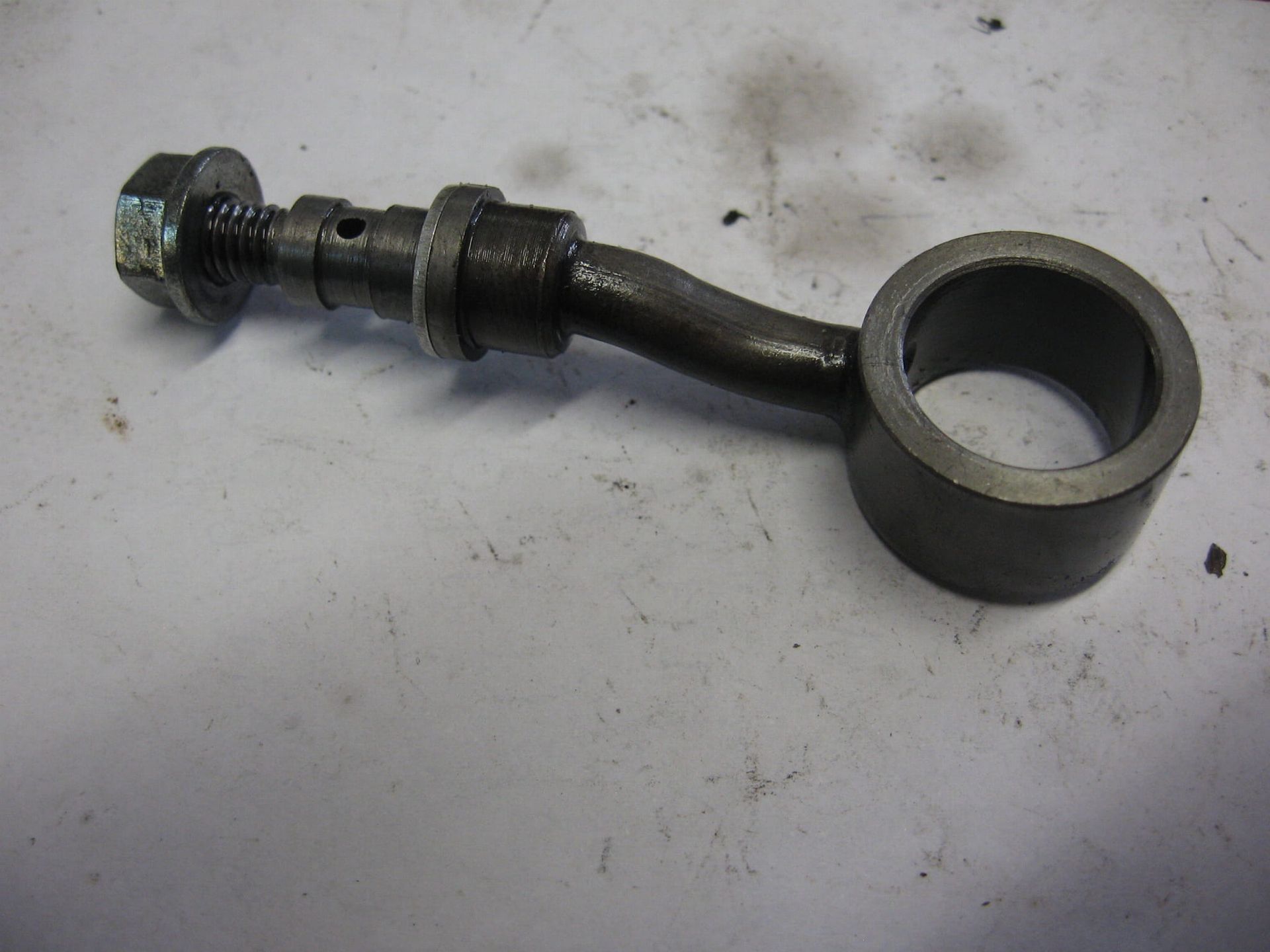 primairychaine pipe , olieleiding primaire ketting	Cb750 79-82 cb750sc 82-83 , cb900 80-82,  cb1100 cb1000 1983	23175-425-000