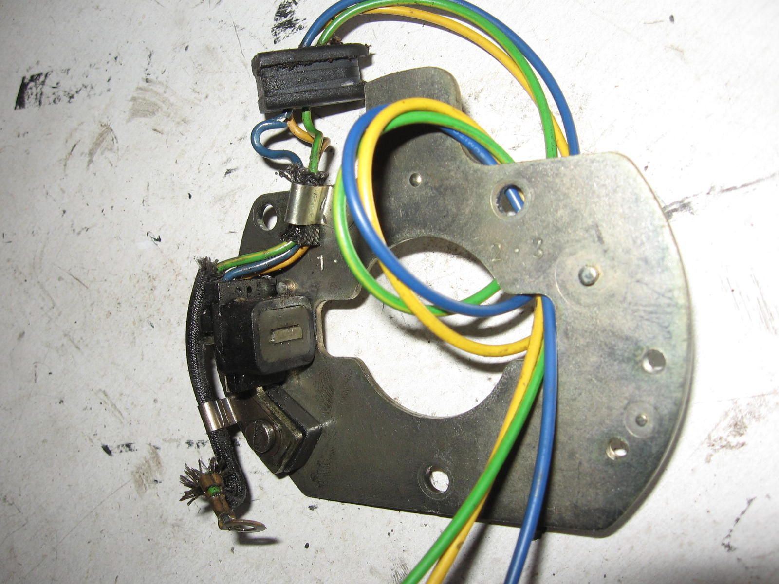 pulsegever met grondplaat zonder stekker	Gsx-r750 1988-92, 	33110-17c00	33110-19c00