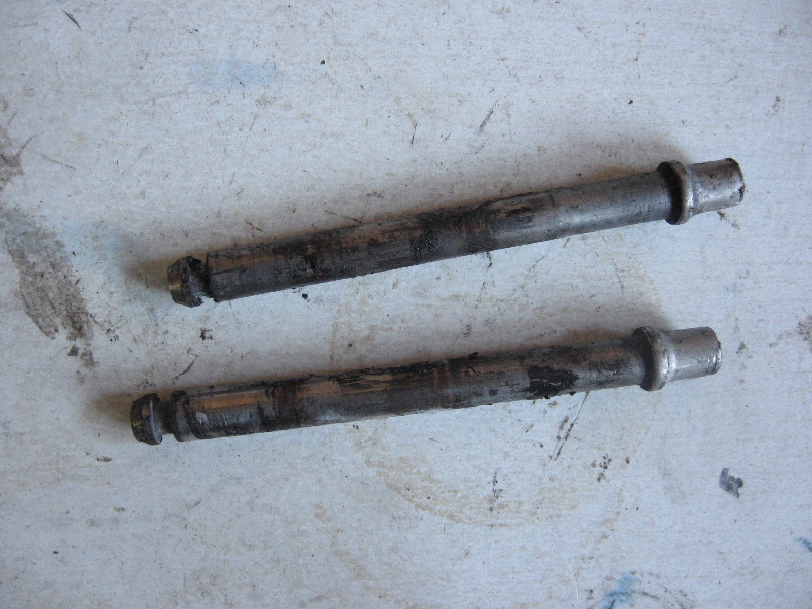 pennen montage remblokken achterklauw	Vfr400rg 1986 , veel modellen 1981-1993	45215-ma3-006