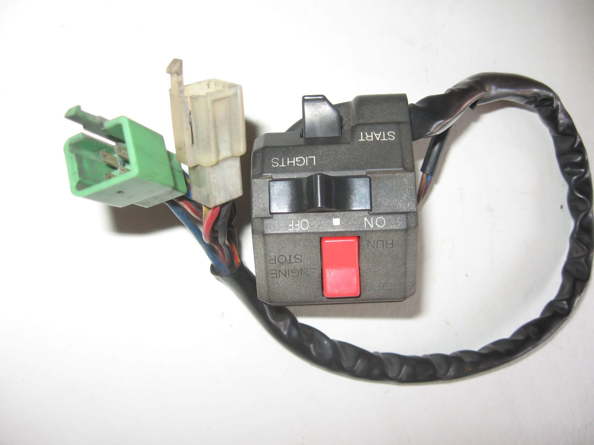 stuurbediening rechts 	gpz900r zx900a1-2 1984-85	46091-1334