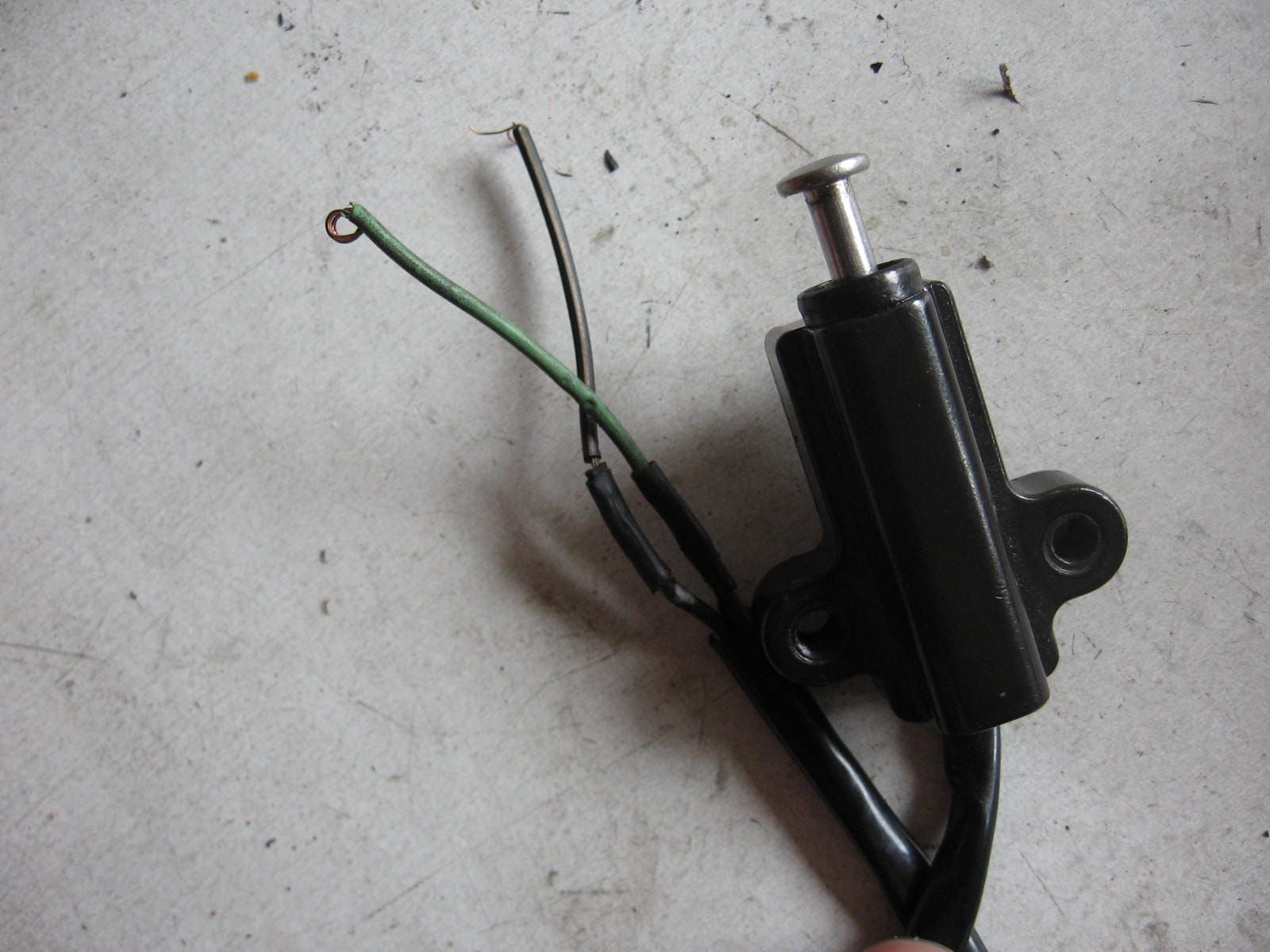 zijstandschakelaar zonder stekker	Gs500 2001-09 , gsxr	37840-06b10	37840-06b11, 37840-26x50	,	c8s-18d