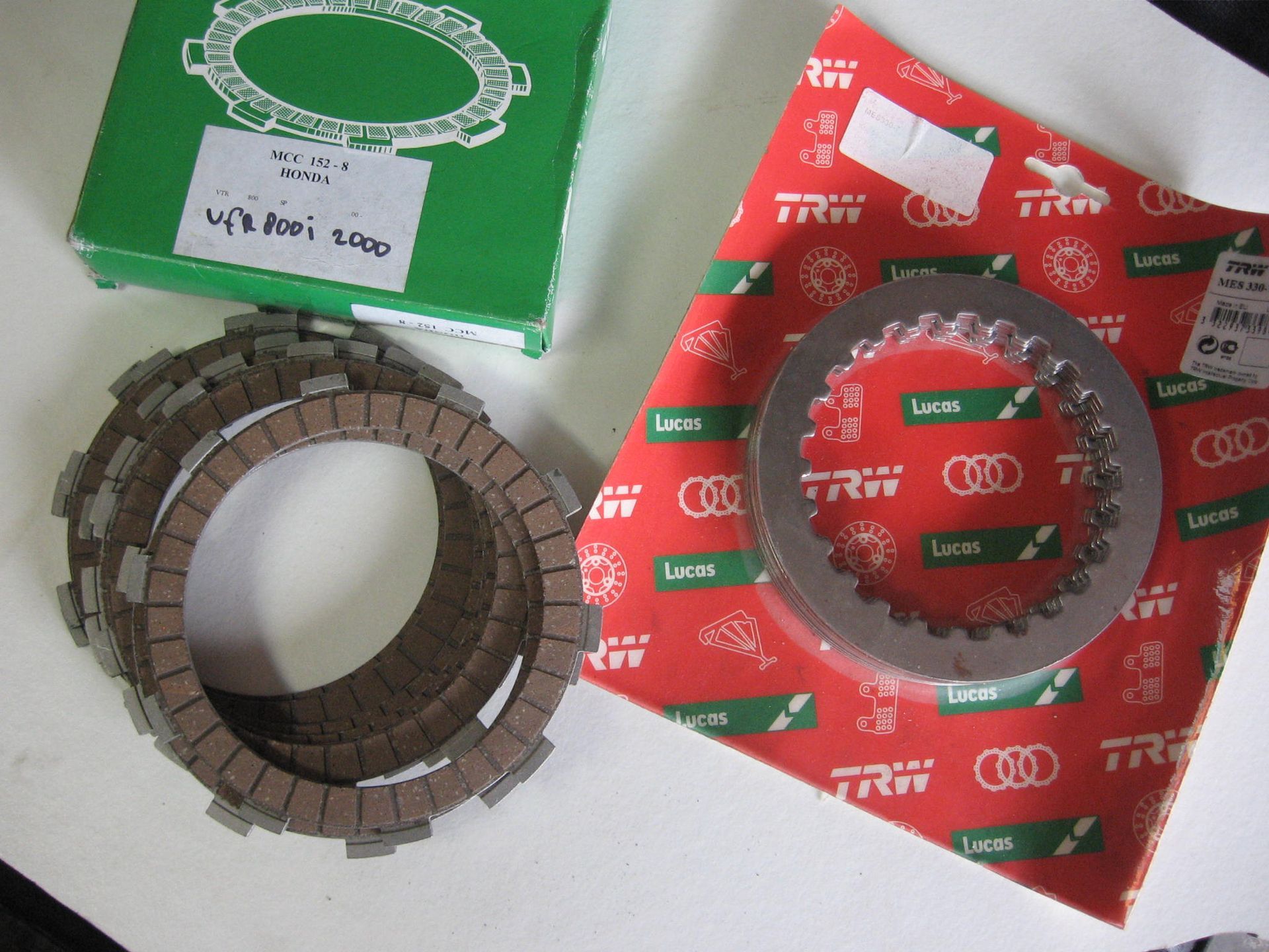 koppelings platen set gevoerd met staal vfr800 2000		Lucas	Mcc152-8 + mes330-7