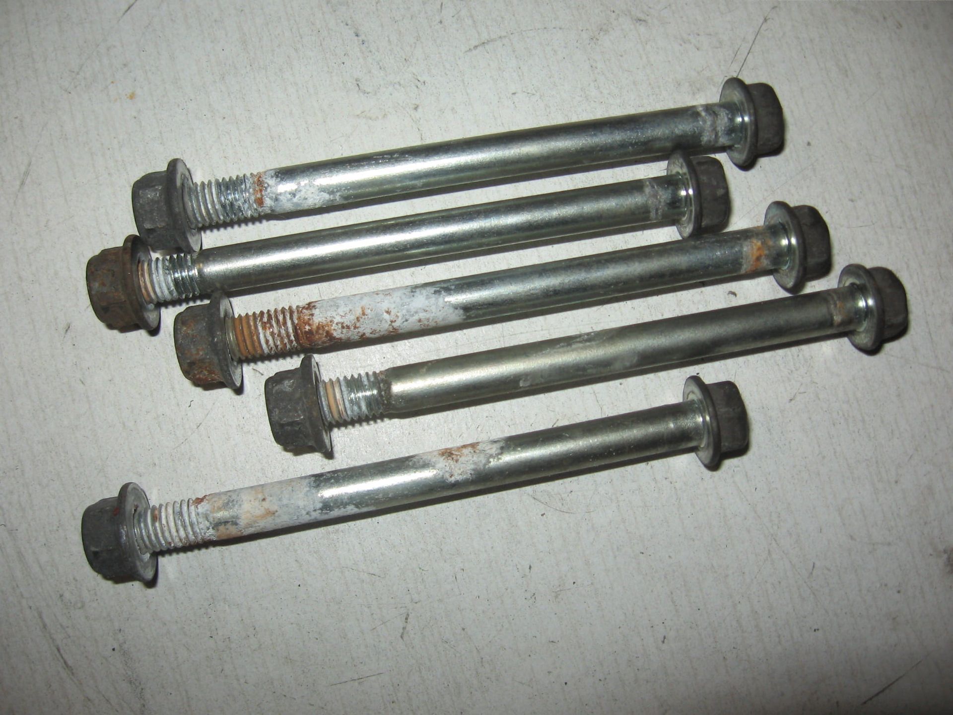 set ( 5st) bouten (m8x103 ) met moer bevestiging remschijven voorkant	cb750f cb750c DOHC 1981-82	90103-438-000	90113-gy8-900