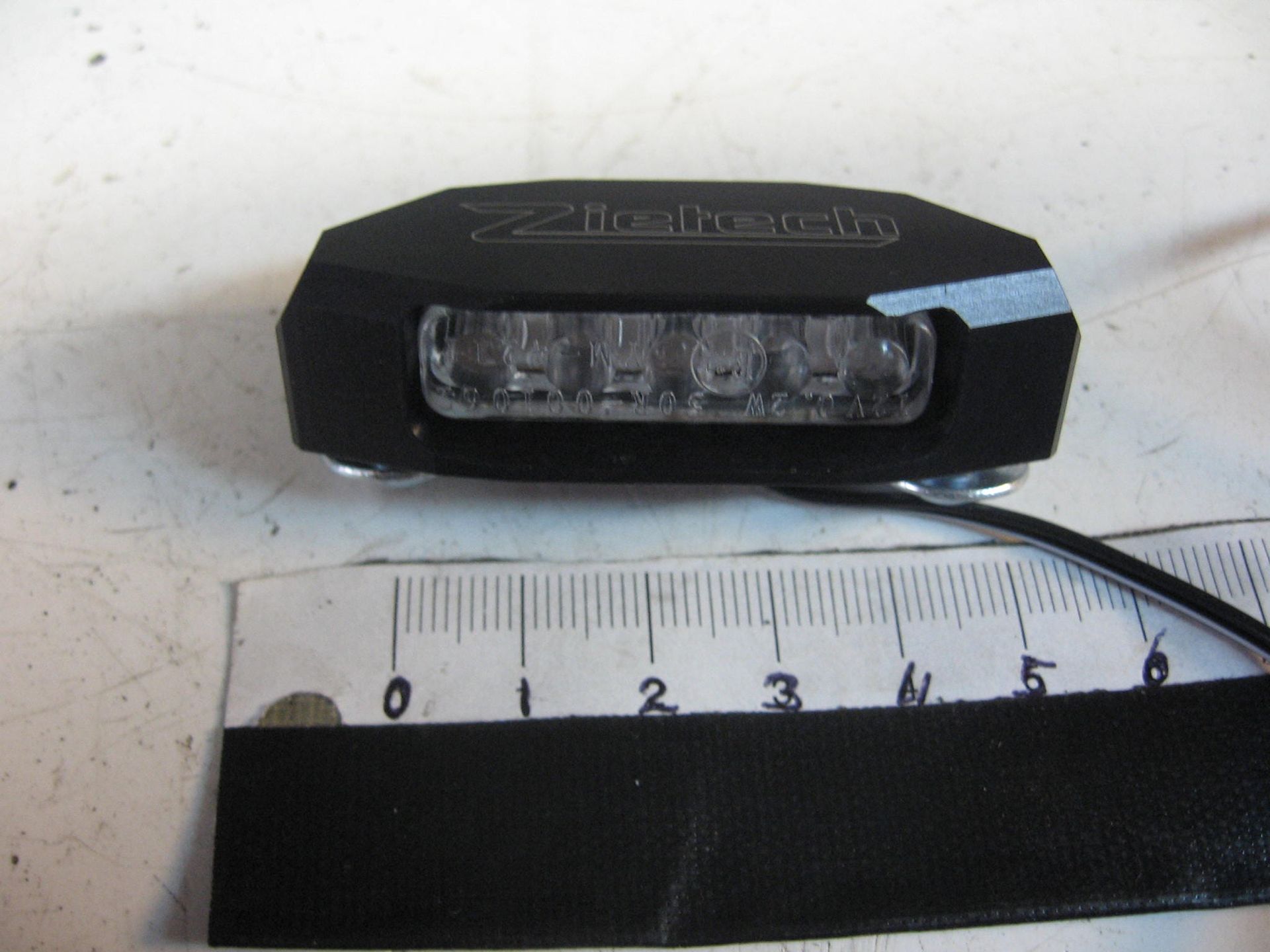 Led kentekenplaat verlichting  met aluminium huis van Zietech	breed 6cm		Led 256-035