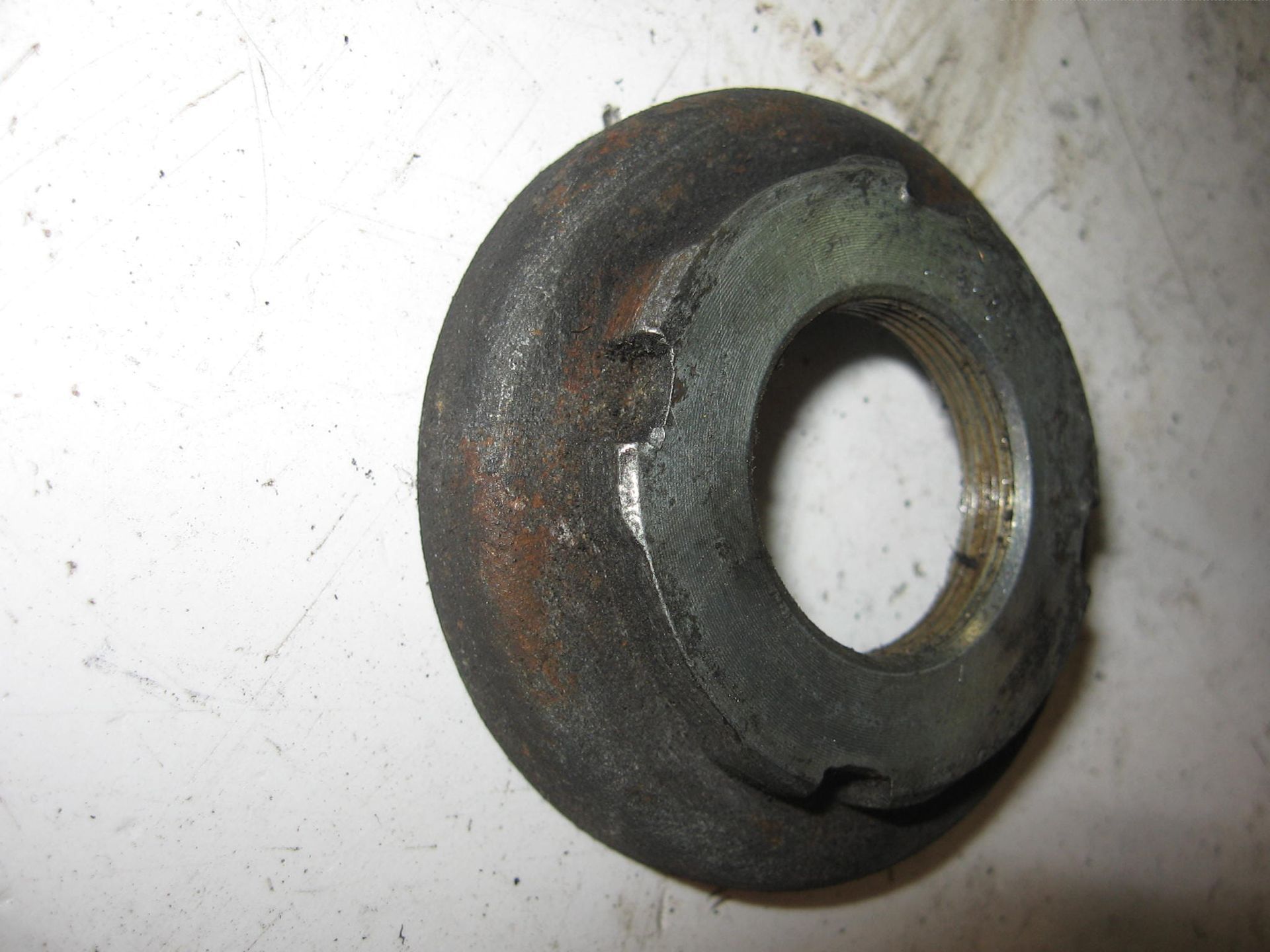 speciale moer met stofkap balhoofd // cmx450c 1986-87, cb900c 1980-82,cb900f 1981-82		53220-422-000