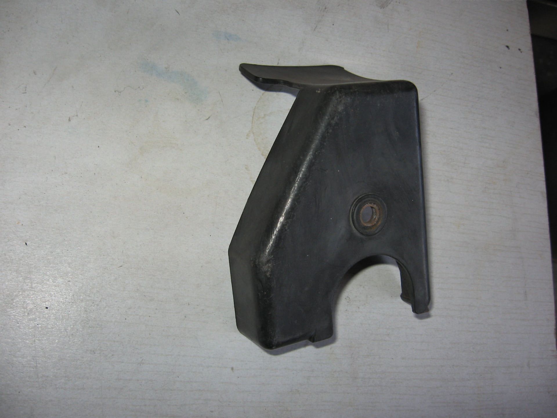 brakearm cover ,afdekplaat voor  beugel bevesteging schanierpunt achterrem  / cmx450c		46516-mm2-000