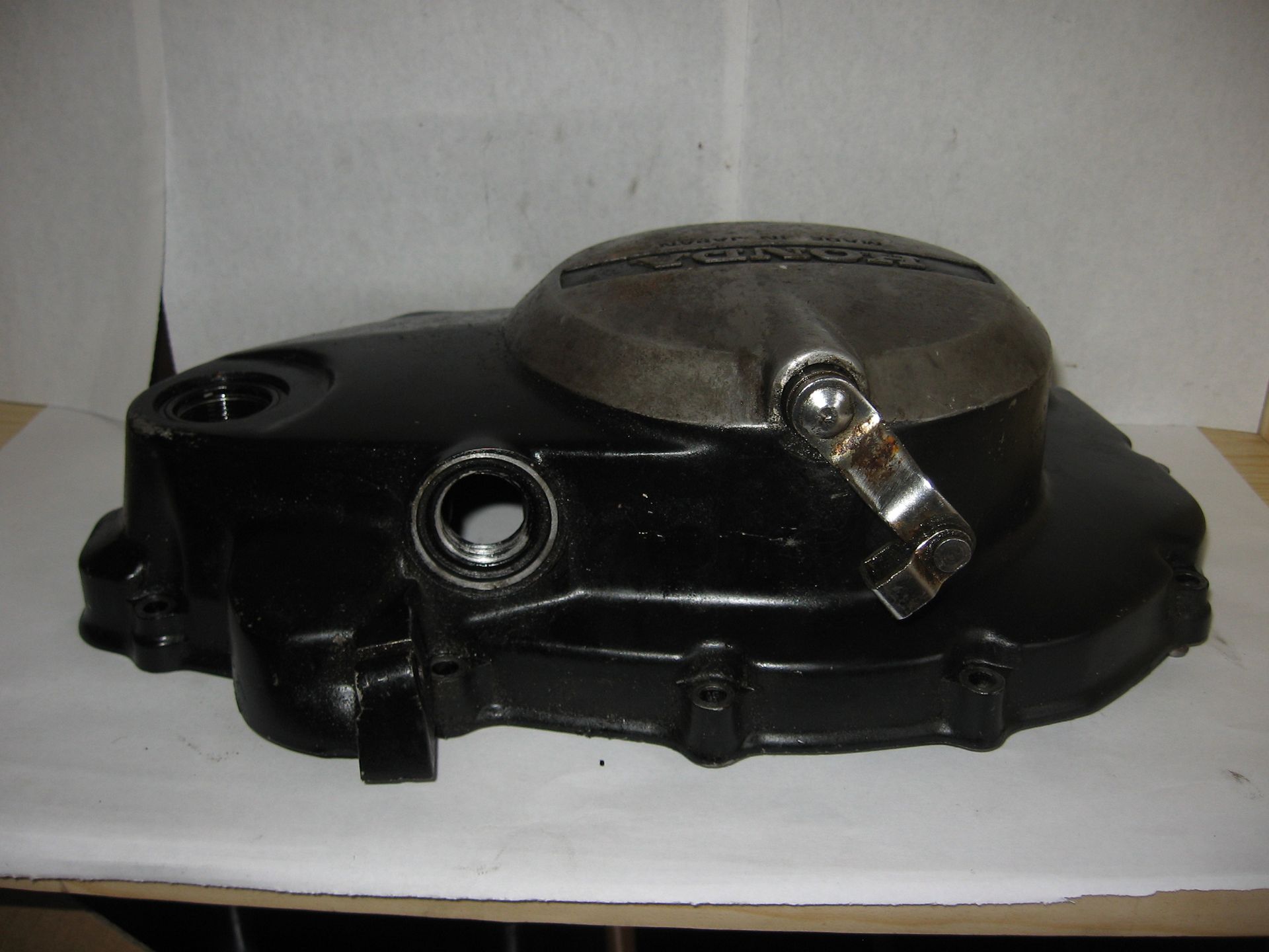 Rechter zijdeksel blok koppeling	cb400n cb450sc 	11330-MC0-000