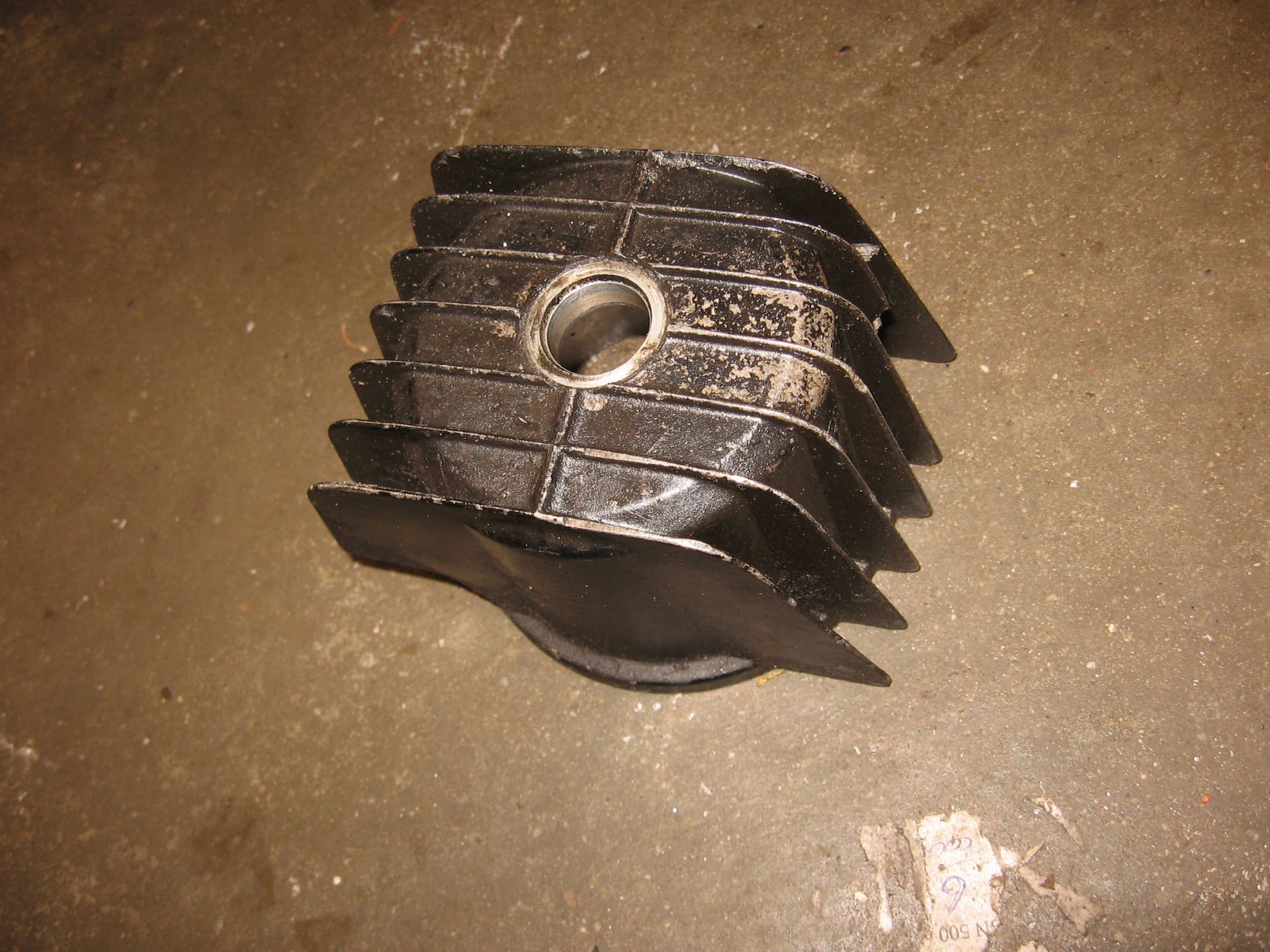 houder oliefilter , 1 koelrib afgebroken	Cb650sc 82	15411-460-780
