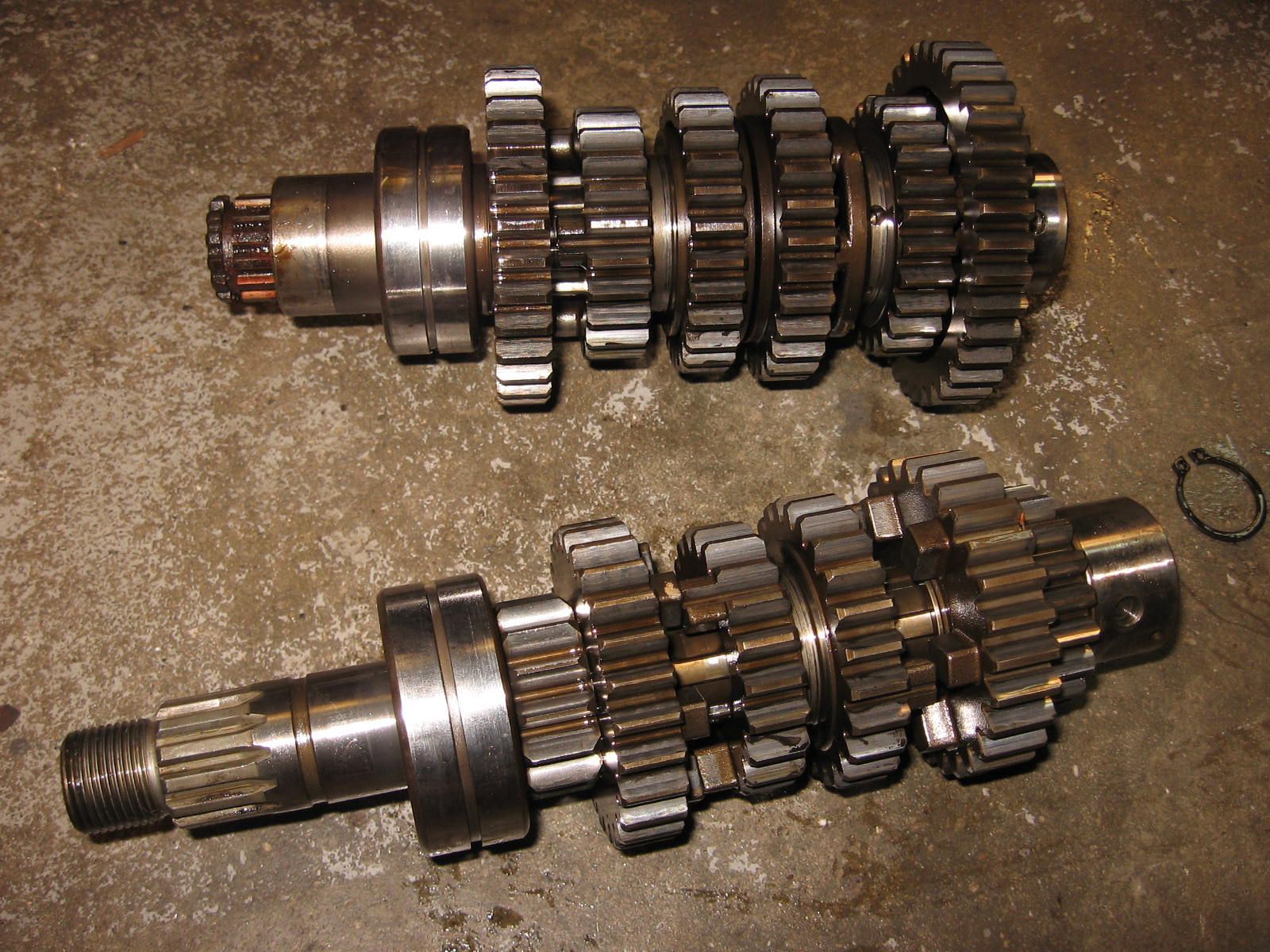 versnellingsbak assen met tandwielen	Ltd550 1982	13127-1008 , 13128-1009 , 13129-1076
