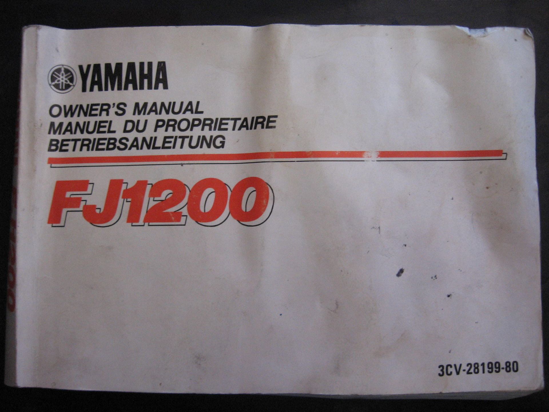 Yamaha owners manual uit 1987	FJ1200		3CV-28199-80	taal: engels frans duits conditie: goed maar wat kreukels