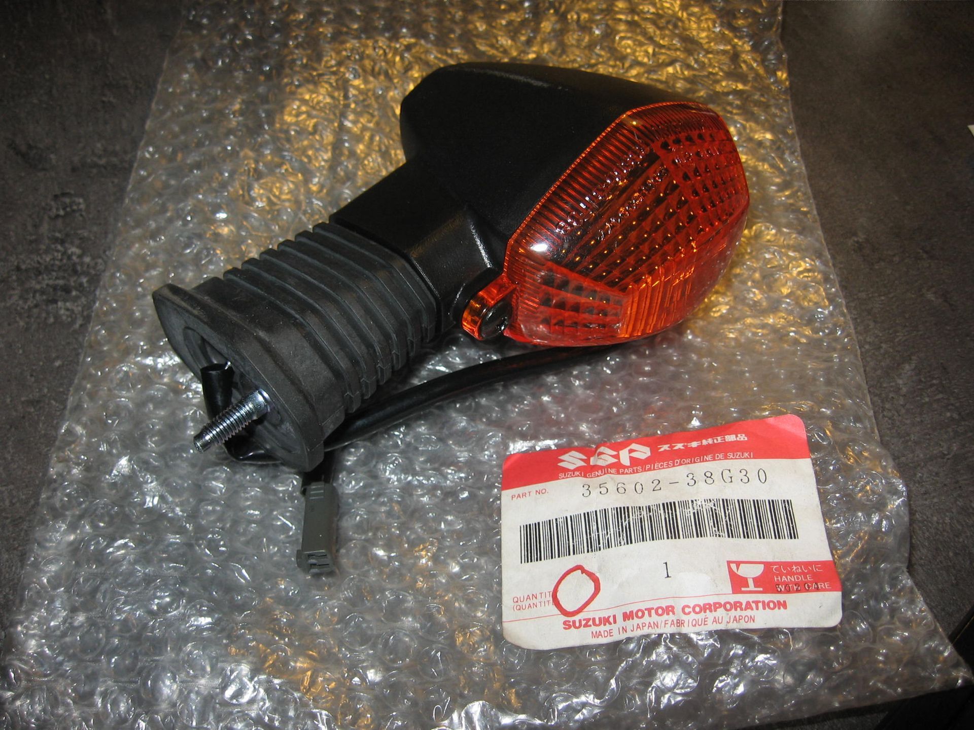 richting aanwijzer / knipperlicht  links voor --- gsf 650 2005 / ook voor o.a  sv 650 2003-06	oem	suzuki	 li v / re achter	35602-38g30
