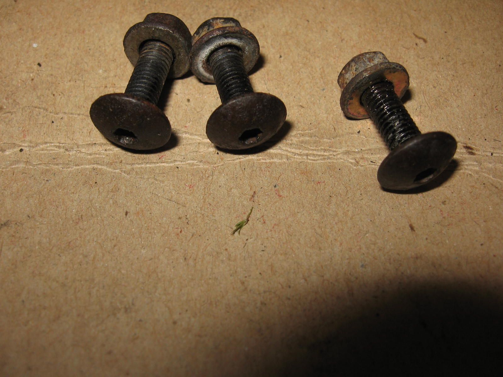 3x imbusbolkop m5x16 bevestiging spatbord	Gsx600f 	09139-05022	09139-05042