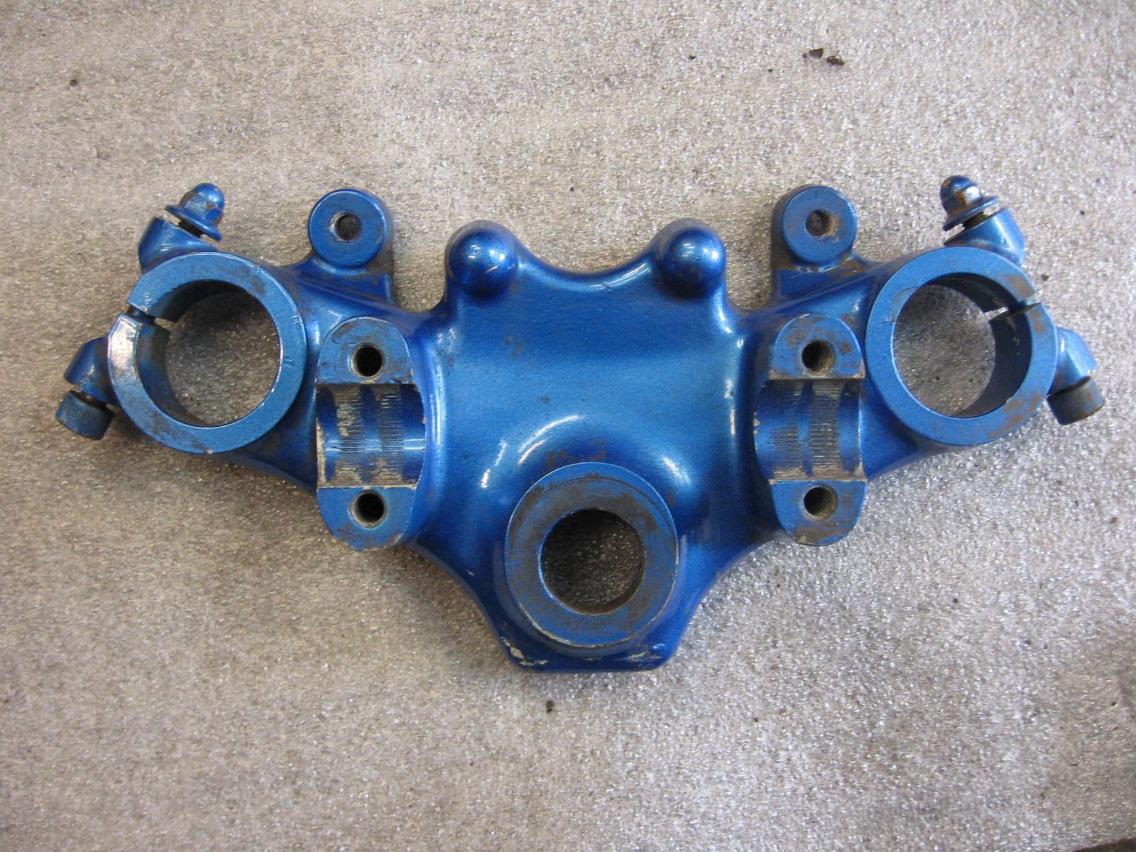 bovenste balhoofdplaat 	Cb750 1980	53230-425-770 (1)