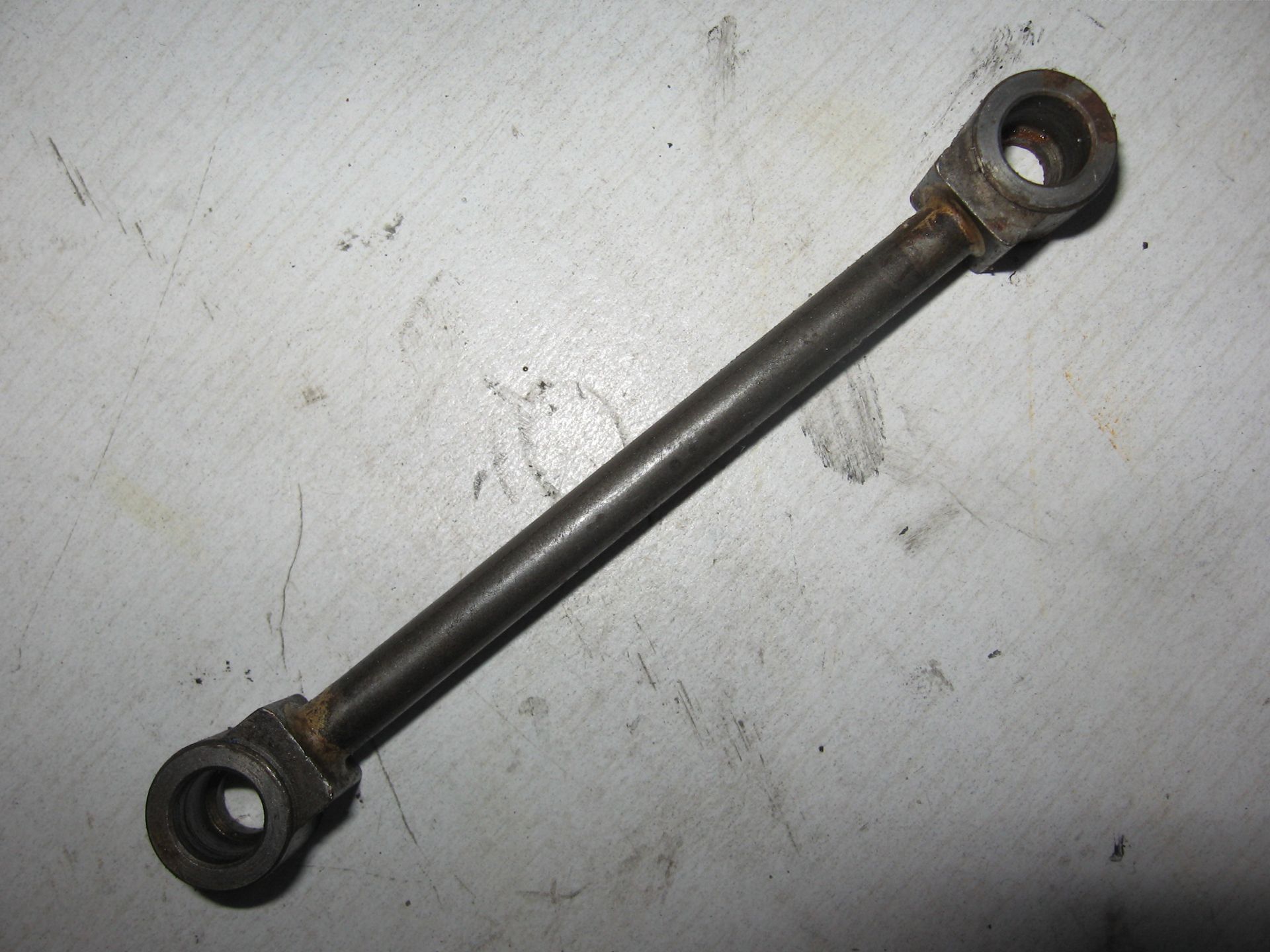 olieleiding in kop	Cb750 1979-83 , cb900 1980-82 cb1000c cb1100f 	12230-425-000
