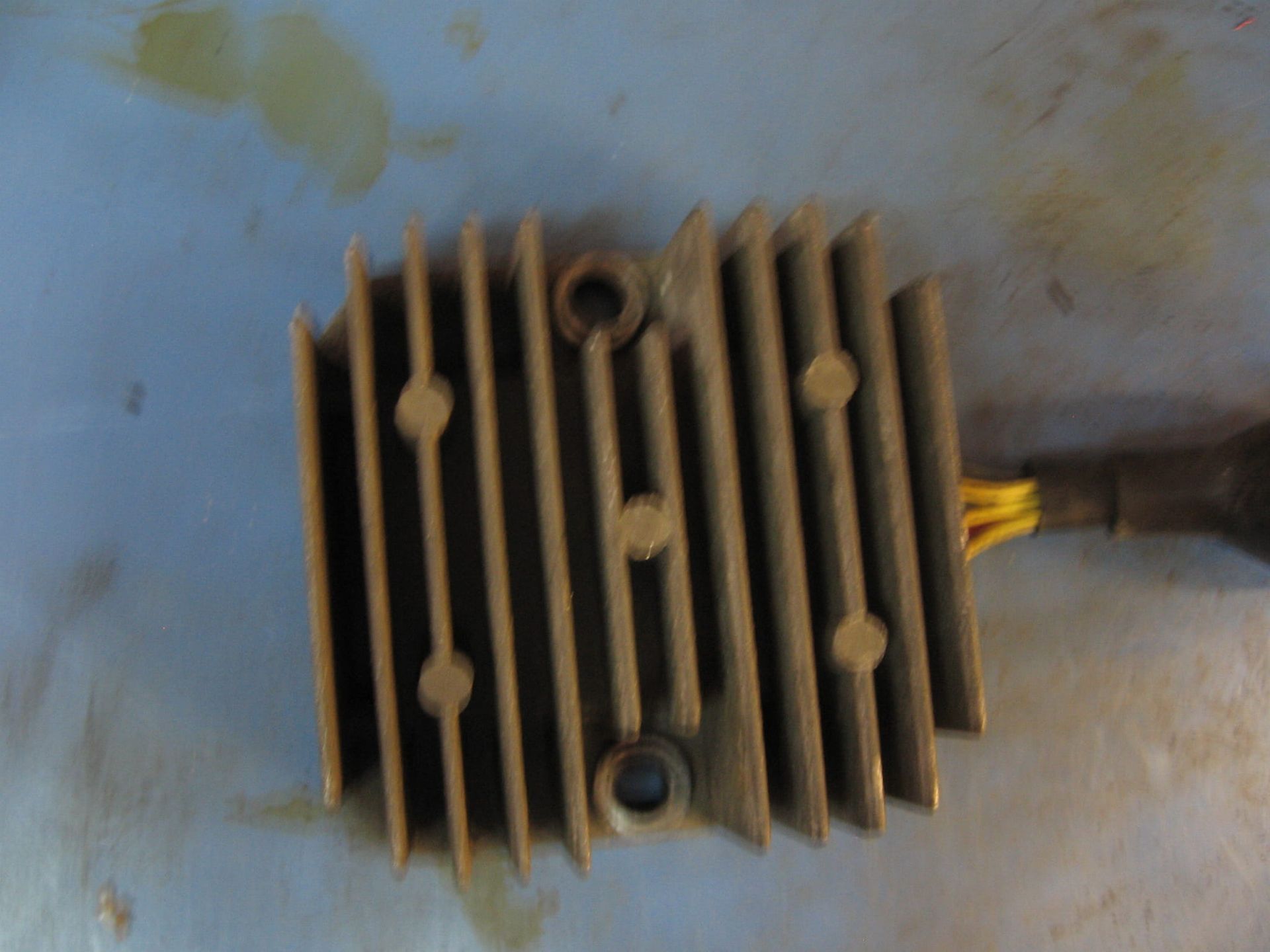 spanningsregelaar RR sh532-12	Cm250 82-83 , 31600-kc2-405