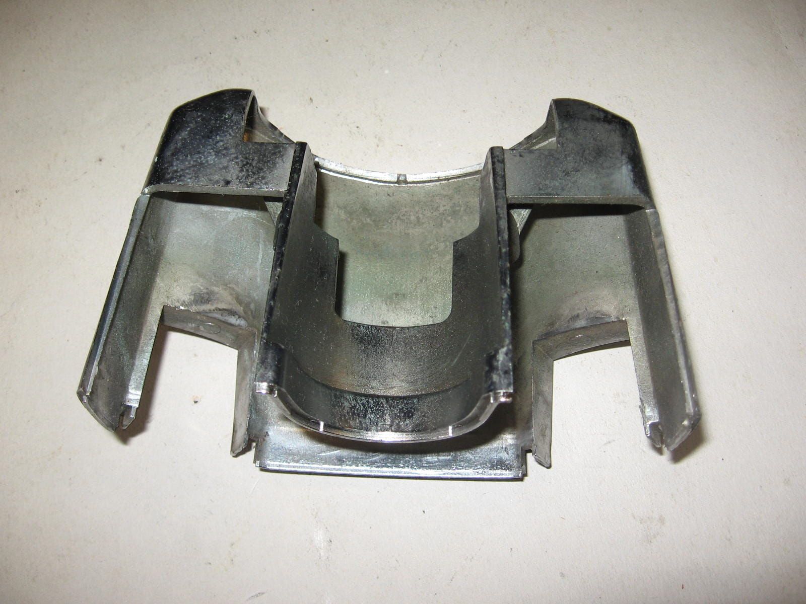 meter cover , onderste deksel lampjes midden	xv700 xv750 1984-97 , xv1100 1986-99	42x-83559-00