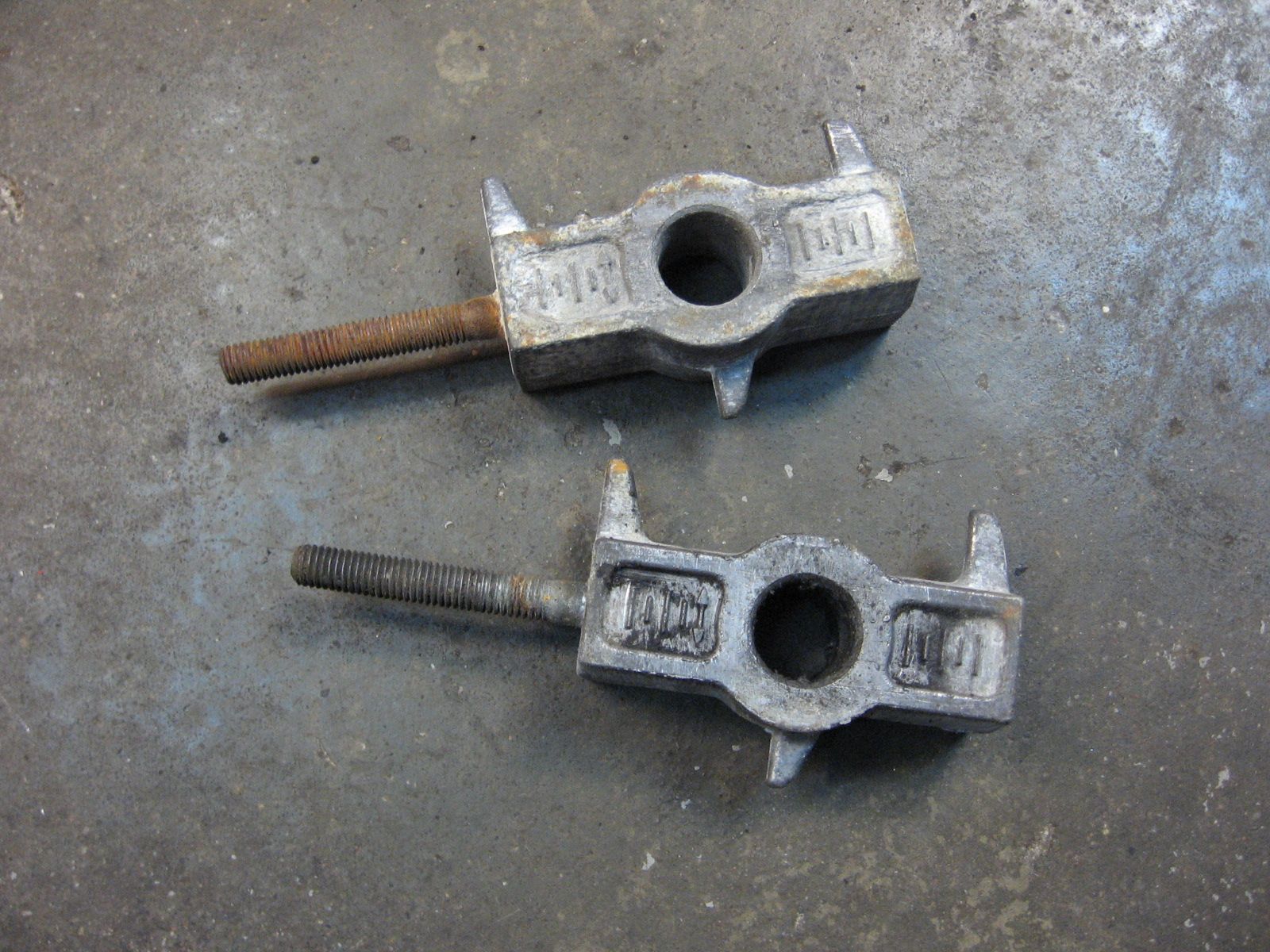 1x Geleider achterkettingspanner 	Vtr250 89-90, cb750 1991-2003	52120-kv0-700	52120-kv0-000