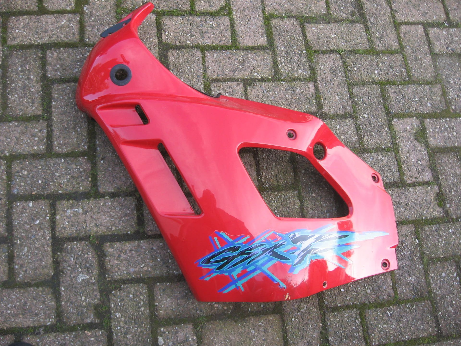 zijkant kuip links , gerepareerd	Gsx600f 1998-96	94402-43ch1-	94402-43cj