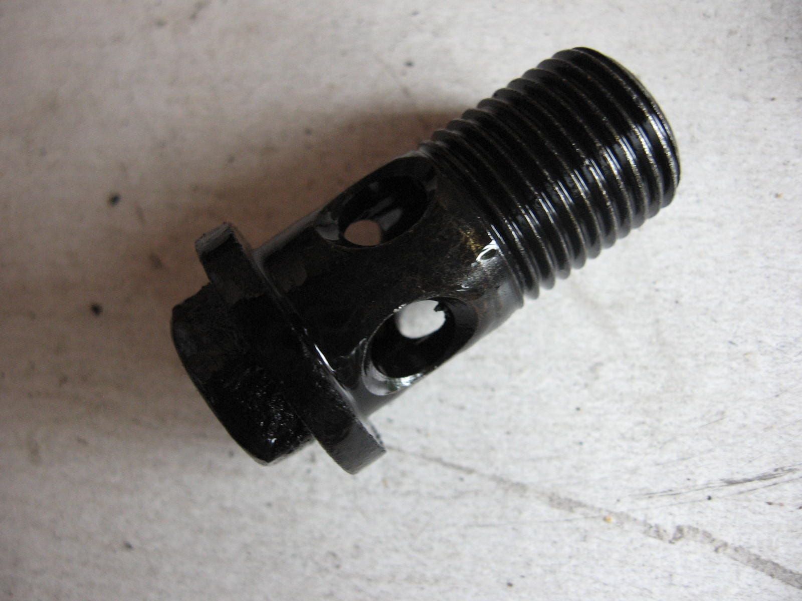 banjobout aansluiting oliekoeler	Gsx600f 1988-06 , gsx750f 1989-2006 , gsf1200	09360-16002