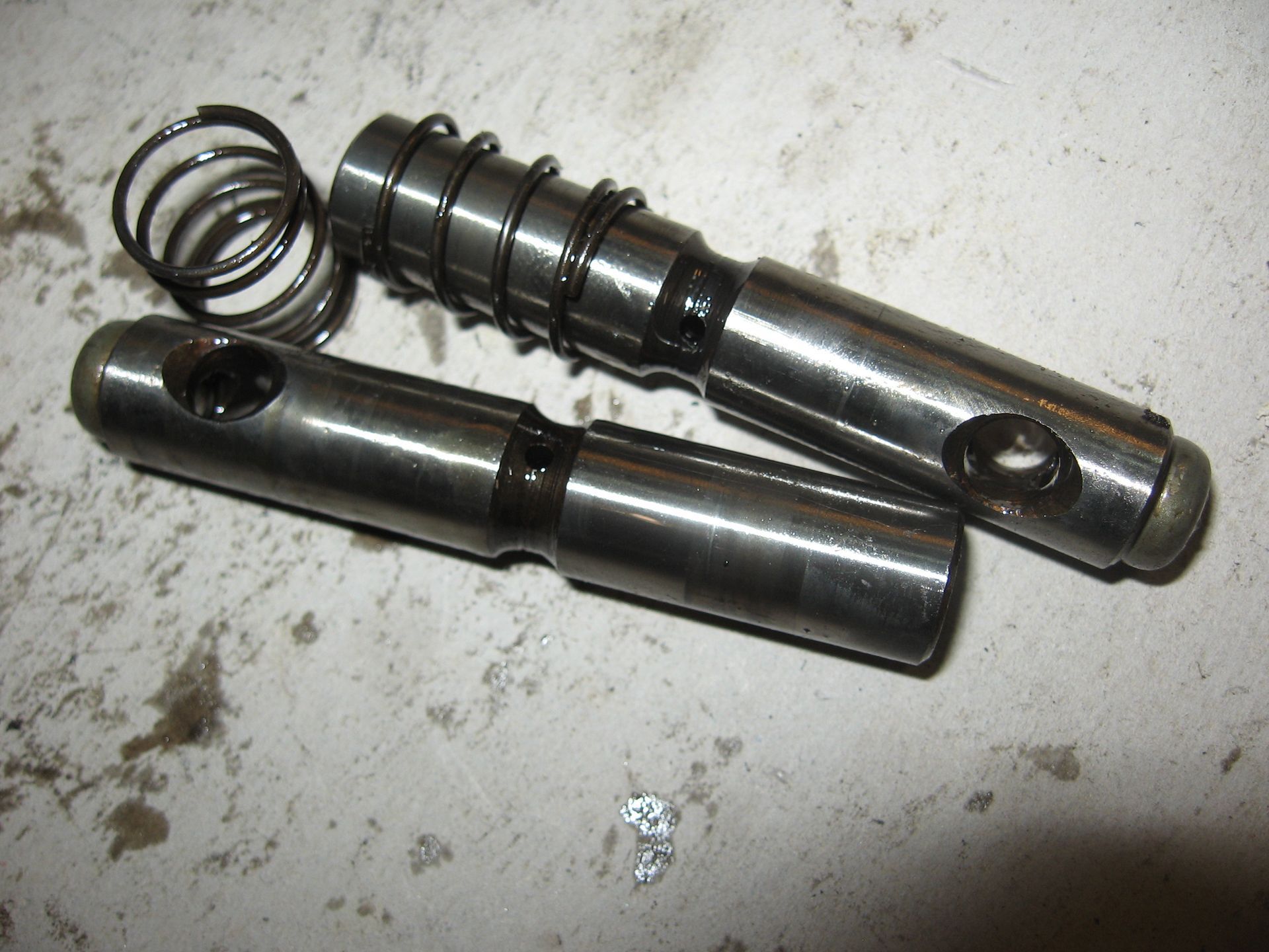 1x tuimelaarsas	Gsx400e 84 86	12860-44200 , 09440-13014