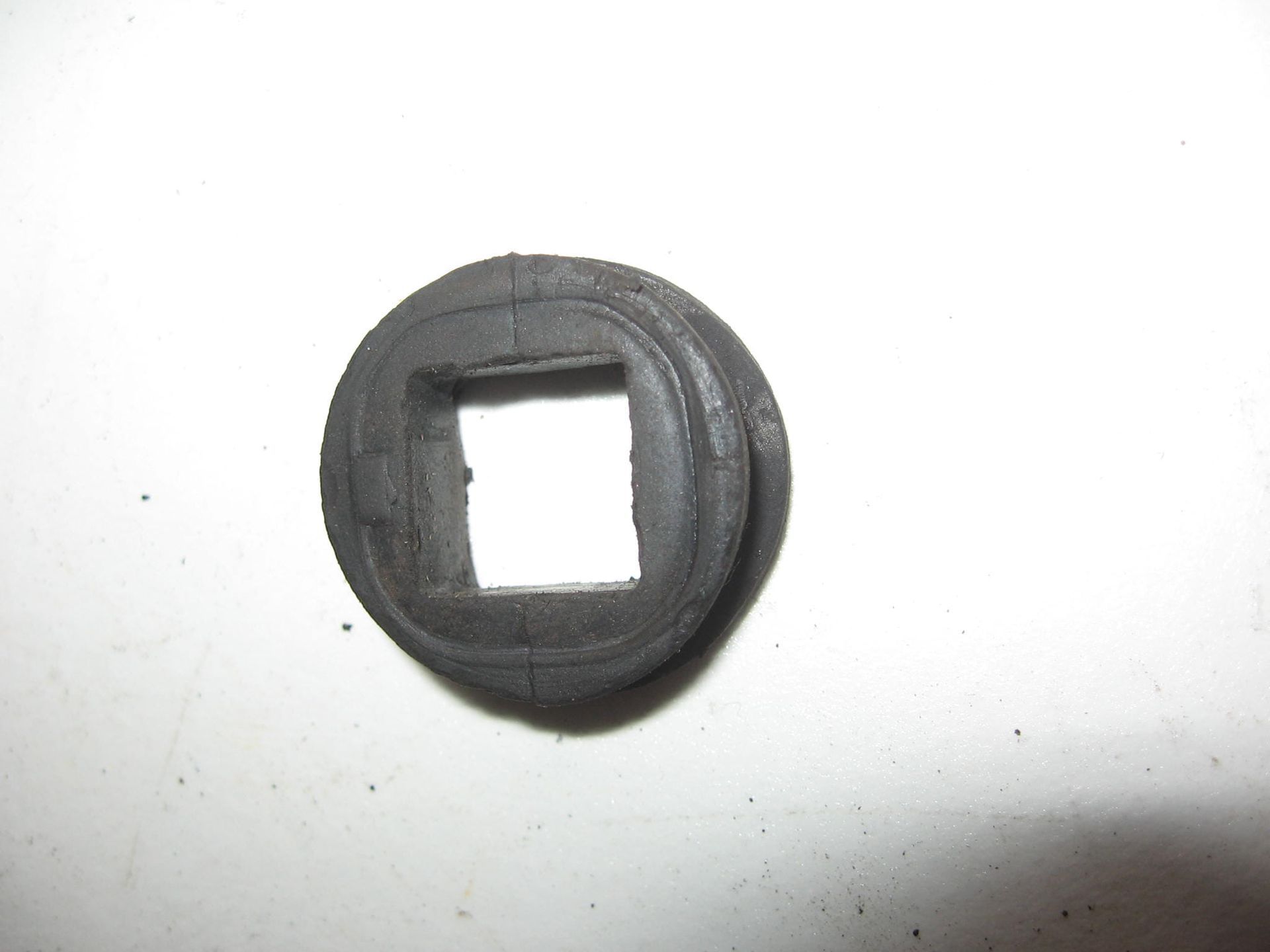 rubber bevestiging knipperlicht richtingaanwijzer // gsx400e		09320-15002	09320-15004
