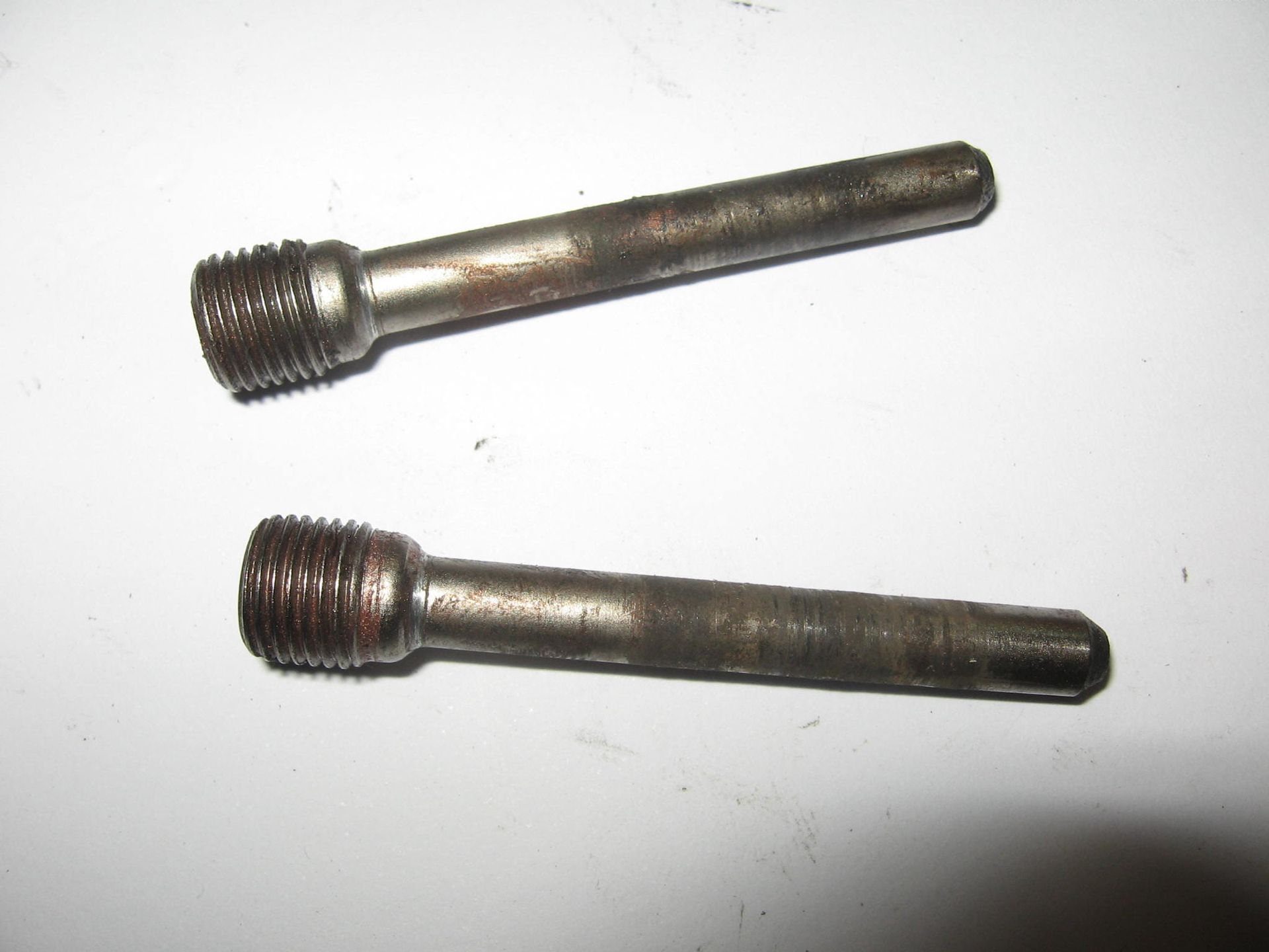 pin remblok bevesteging -- cmx 250 1985		45215-GE2-016	45215-GE2-006