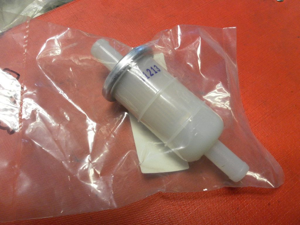benzinefilter	honda	vervangend voor 16900-mg8-003	,	voor 10mm slang Honda , st1100 , vt1100 vt750c vt600c gl1500 , pc800