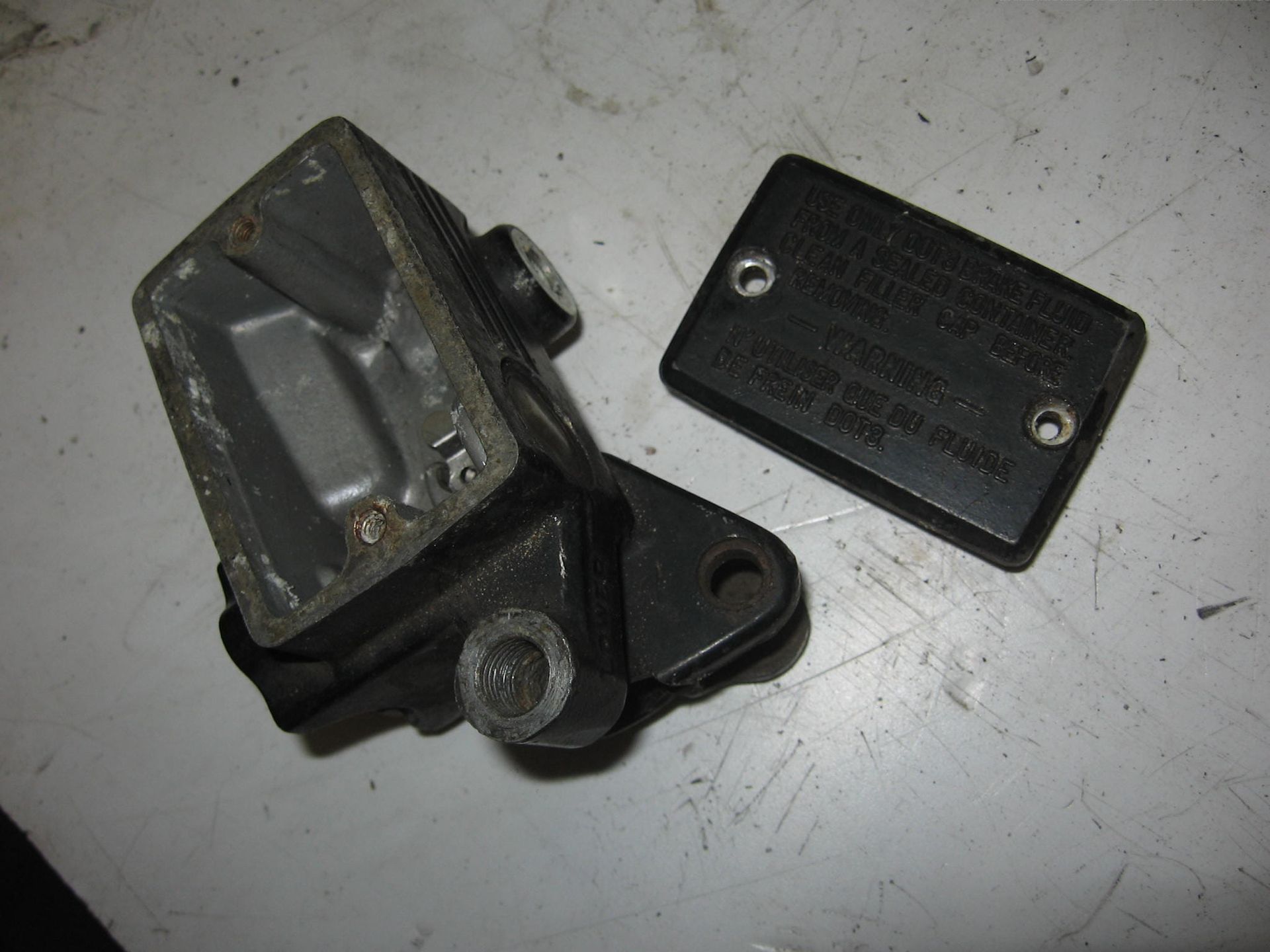 hoofdrempomp met deksel zonder binnenwerk // vf750s		45500-mb0-673	445510-km4-405
