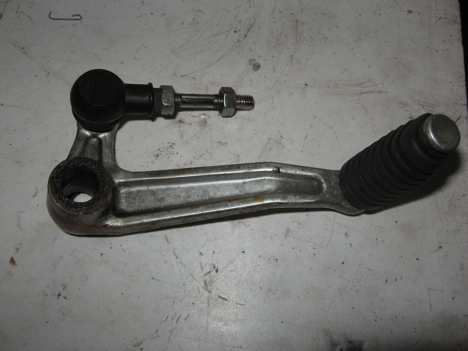 schakelpook met draadeind	Gsx600f 1988-06 , gsx750f 1989-2006	25600-19c04 , 25525-27a20
