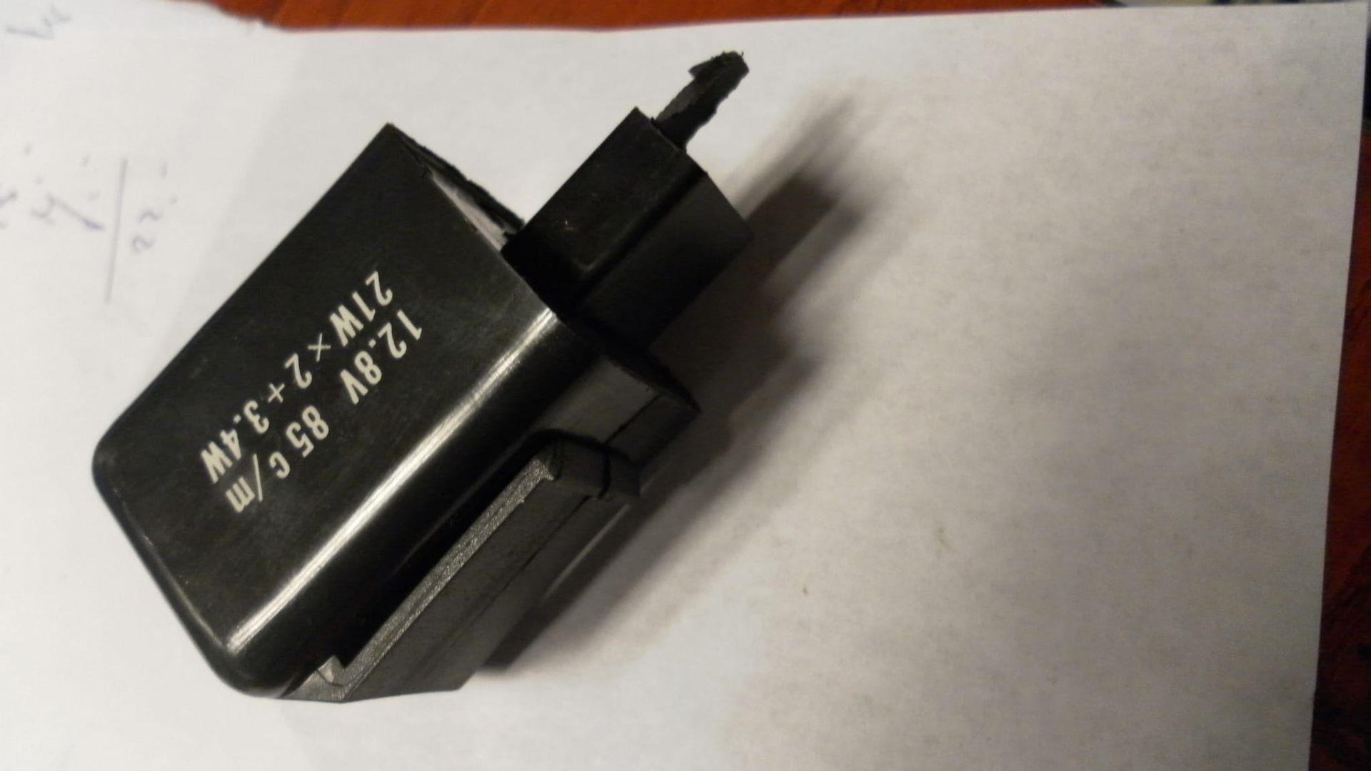 knipperlichtrelais model honda , 2polig , geschikt voor 3polig smalle aansluiting , 21wx2+3,4w