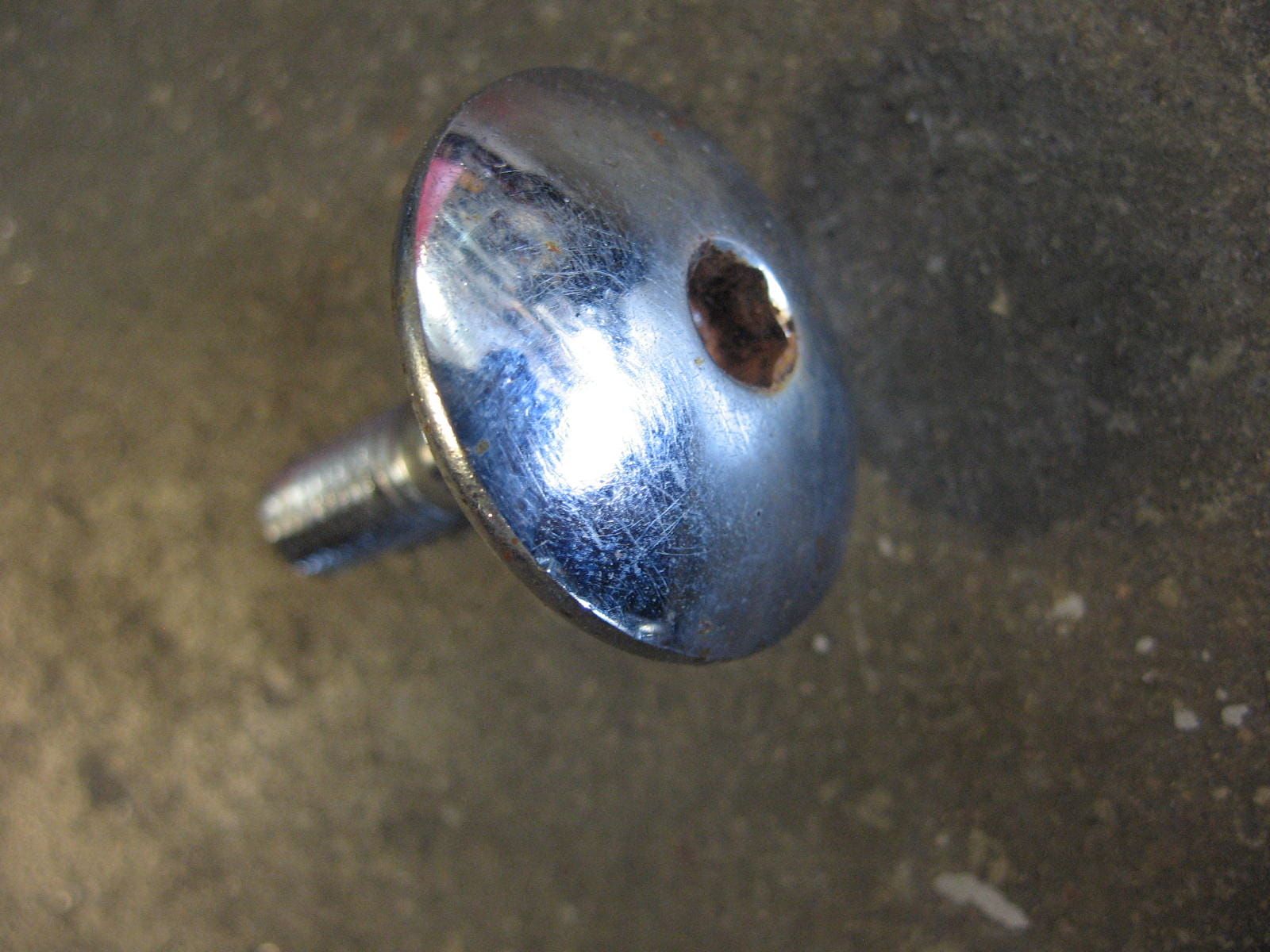 bouten bevestiging voetsteunhouder 	Gsx600f 1988-96	09106-08079