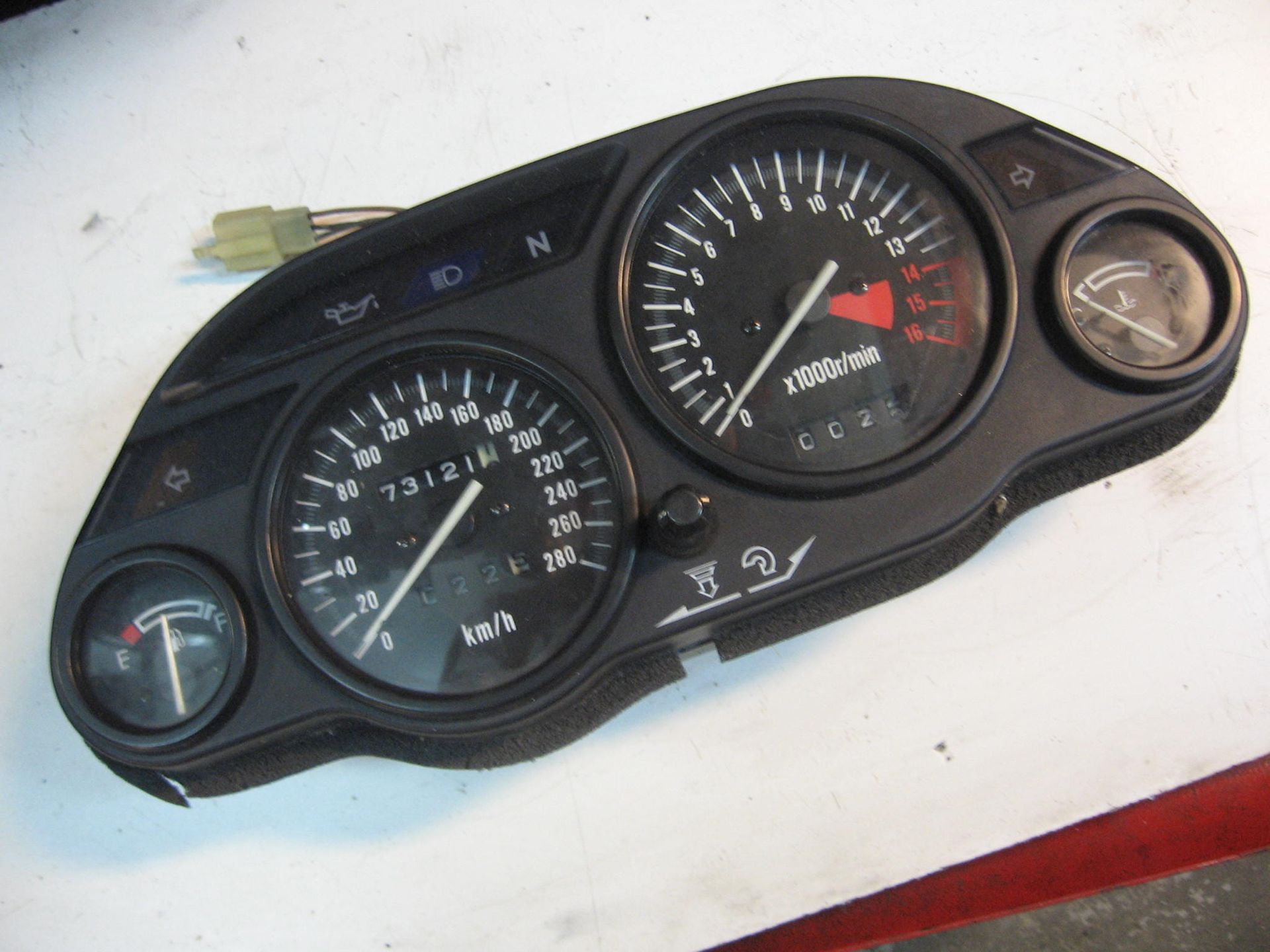 Tellerset  -73121 km- zzr600 E2 1994 , 14090-1286 , 25005-1529 , 25015-1318 ,  28011-1131,28011-1132