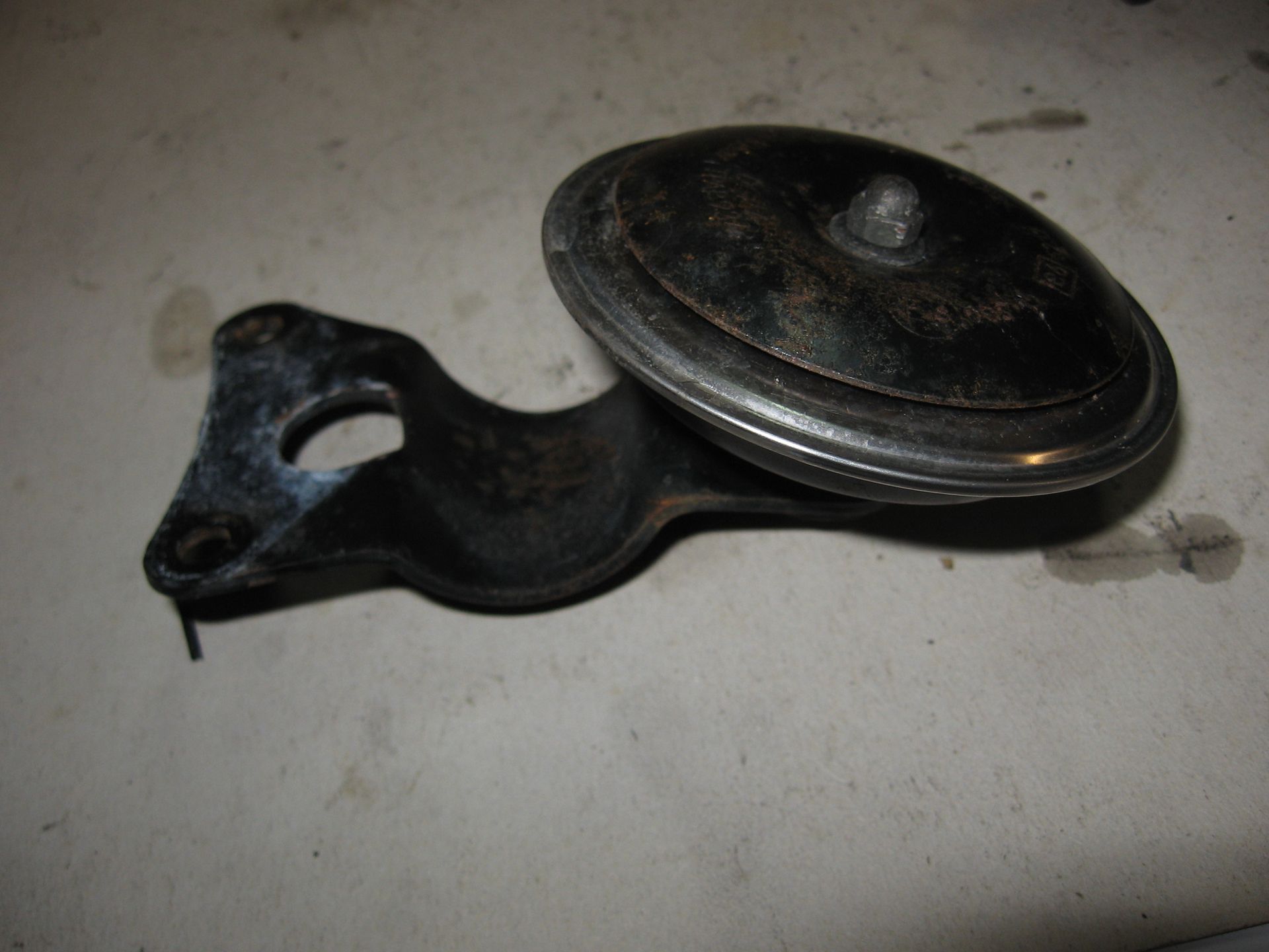 claxon met ophangbeugel	Gsx600f 88-97	38500-19C01
