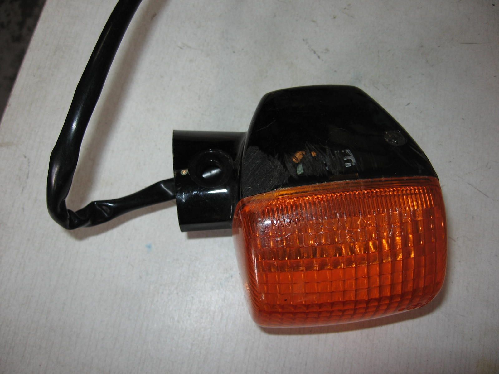 knipperlicht zonder steel linksachter / rechtsvoor	vfr700f vfr750f 1986-93 cb400f 89-90	33600-mj0-405	, schaafplek huis