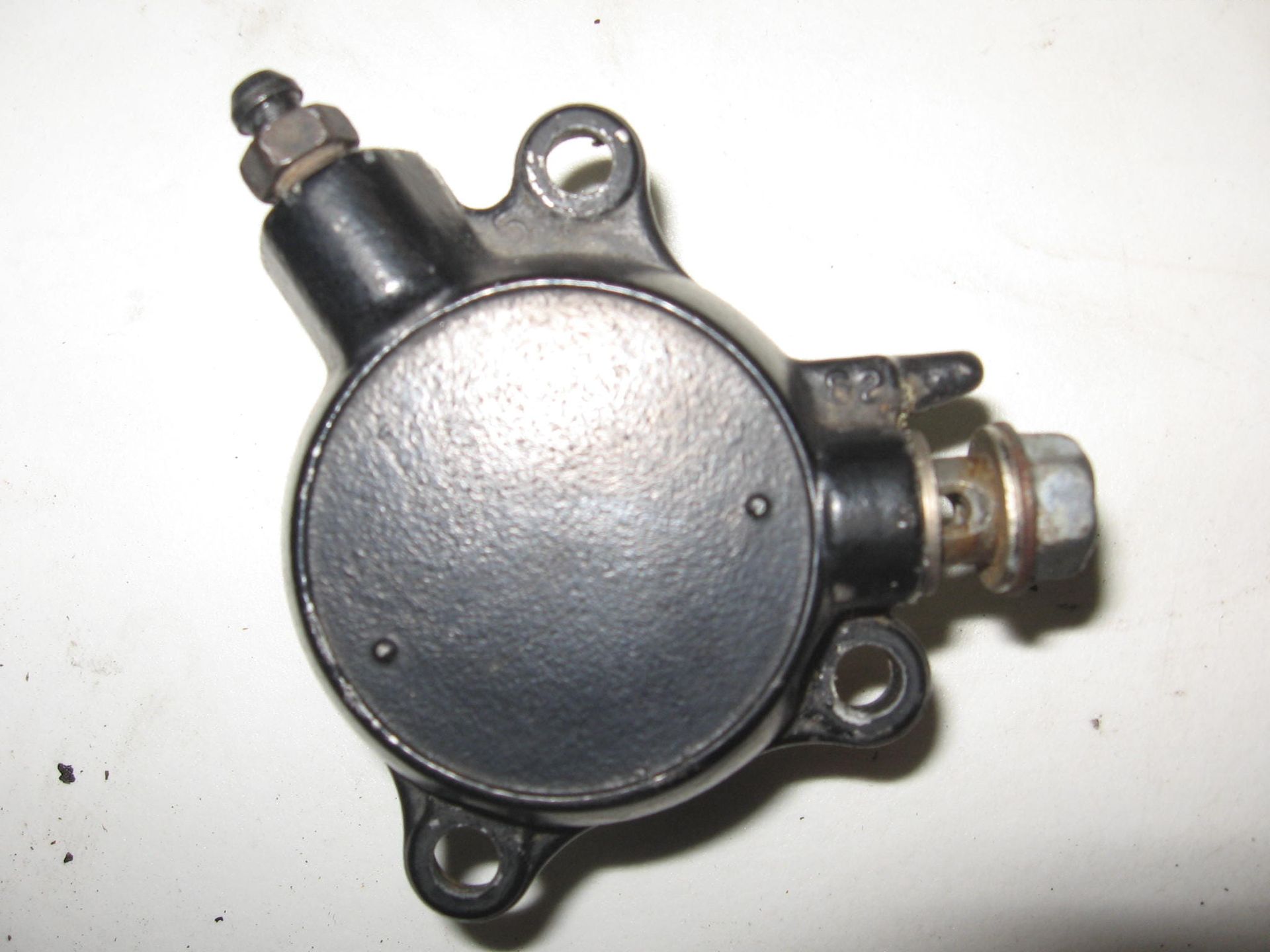 clutch slave cylinder , koppeling gever onderaan blok , koppelingscilinder // vf500f 1984-86		22860-mf2-003