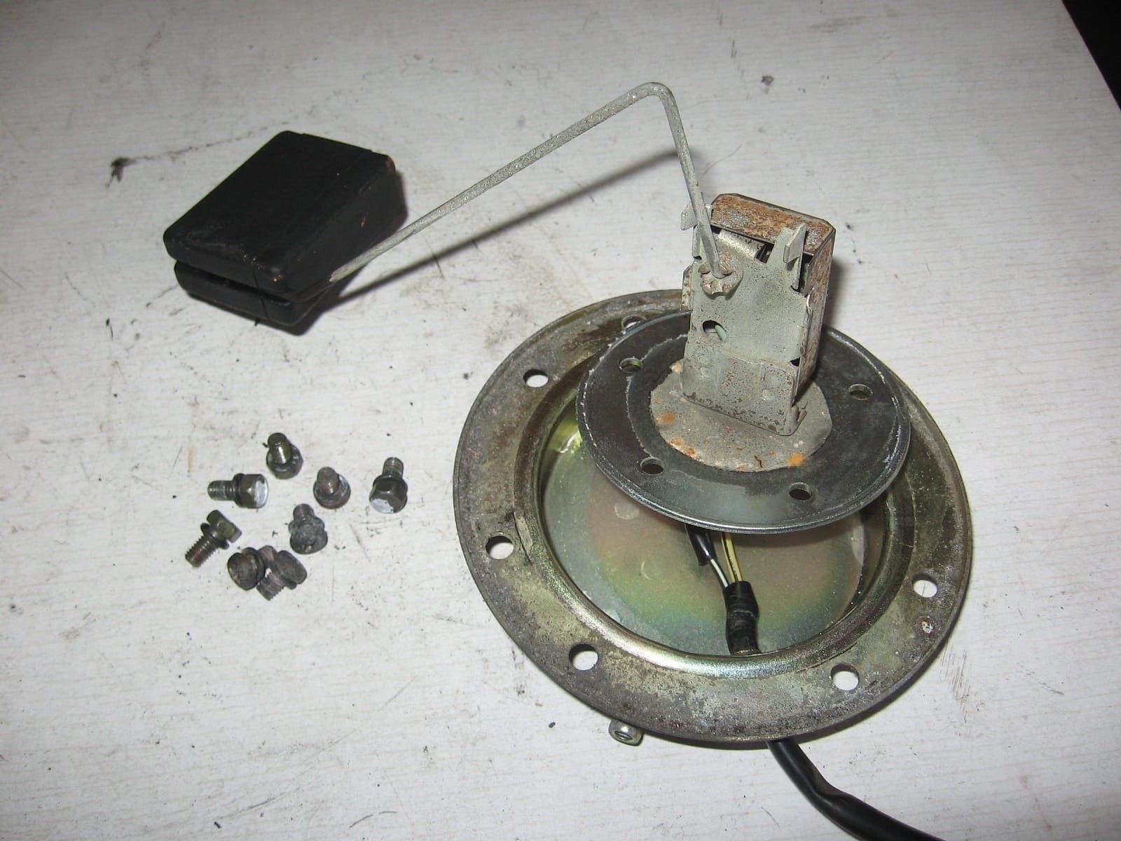 benzinemeter in tank , nivometer	Gsx600f 1988-97	34810-19c00