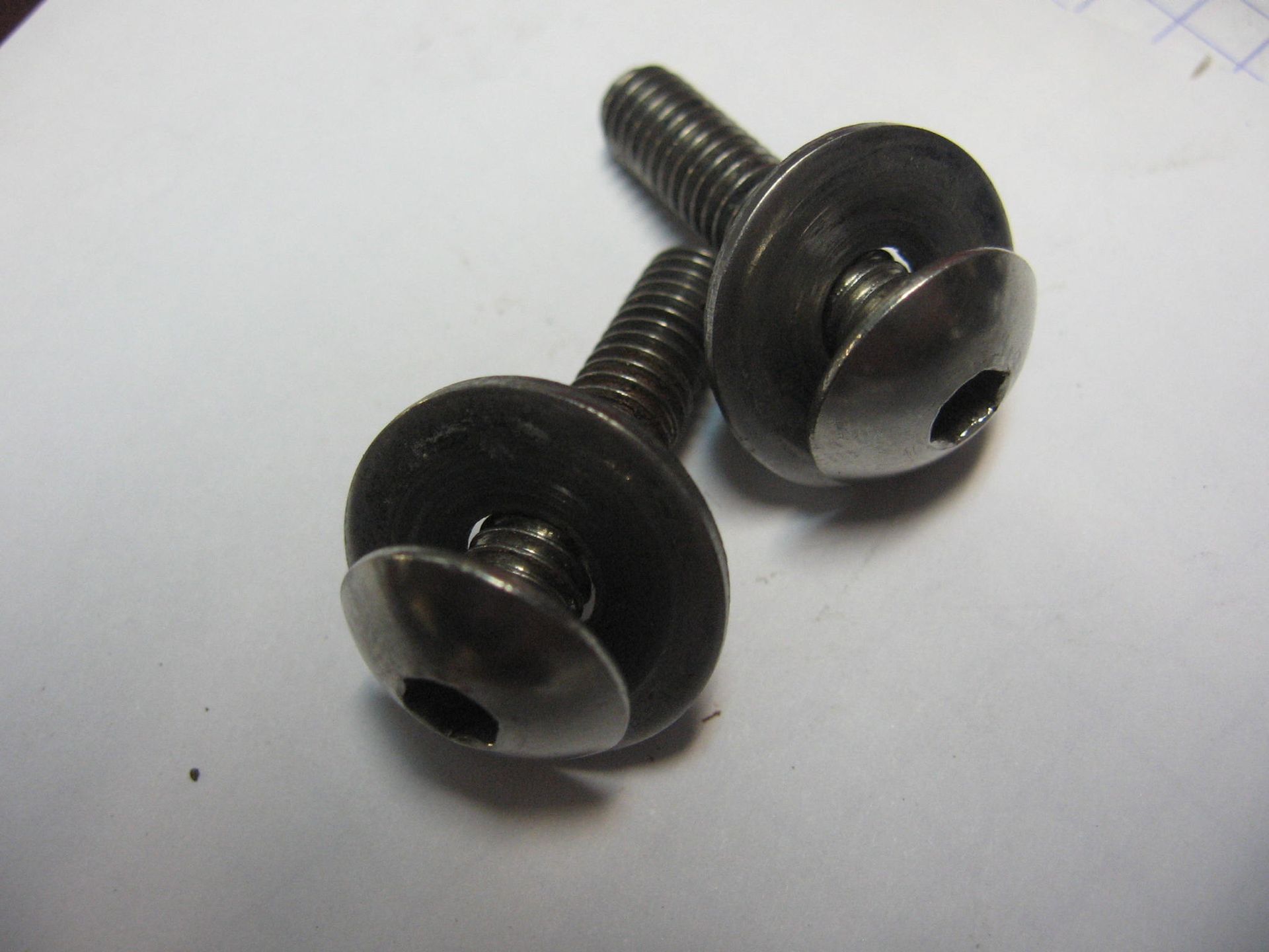 bolkop imbus bout met ring bevestiging zijkap frame	Gsx600f , gsx750f	09139-06029		,	m6x25