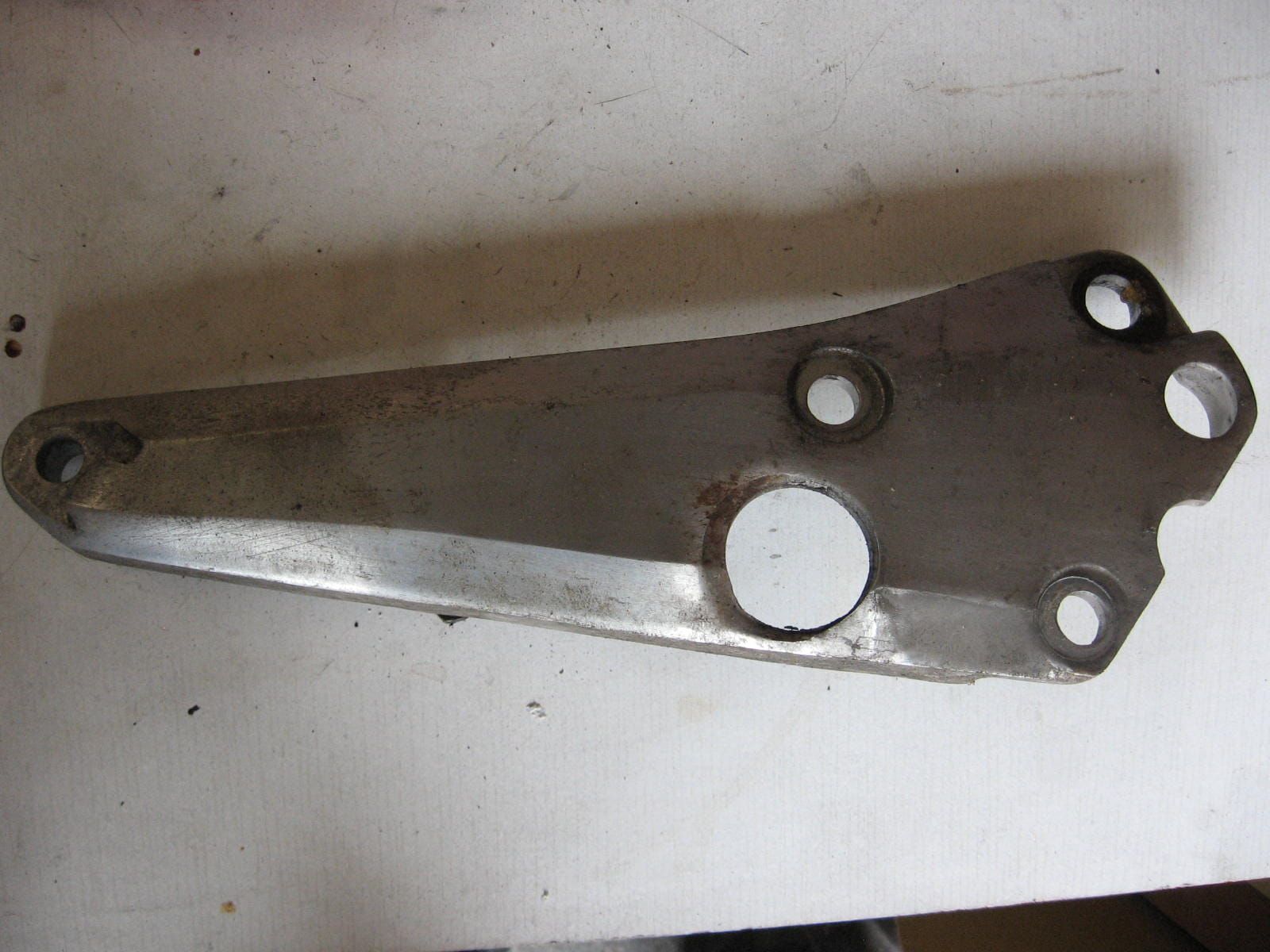 schetsplaat voetsteunhouder rechts	Gsx400e 	43811-44110