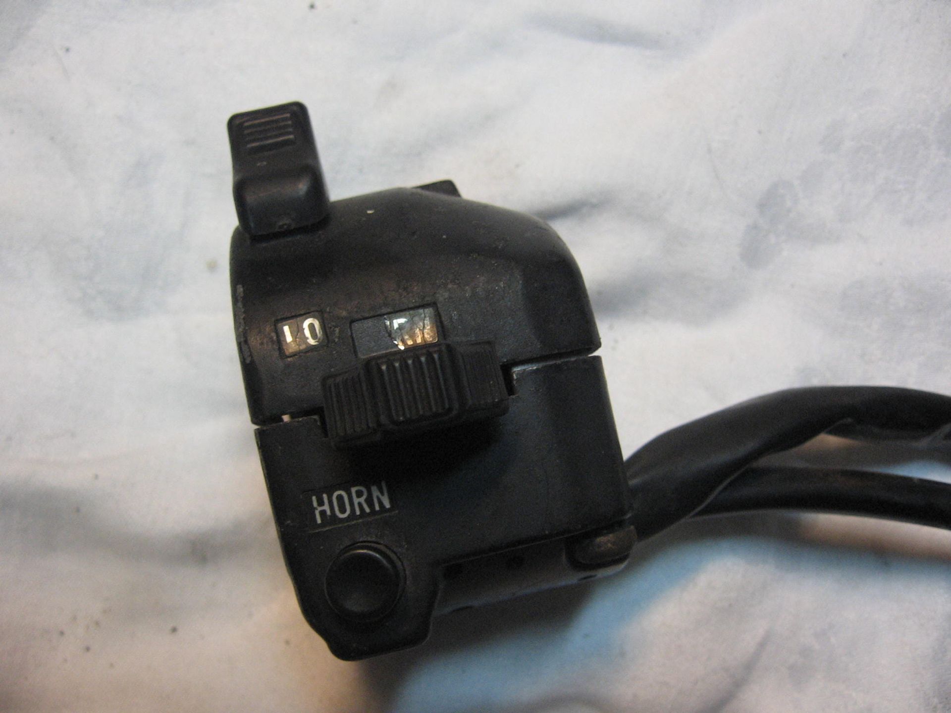 stuur bediening links -- xs400 sohc 1981-82 		3F9-83973-00