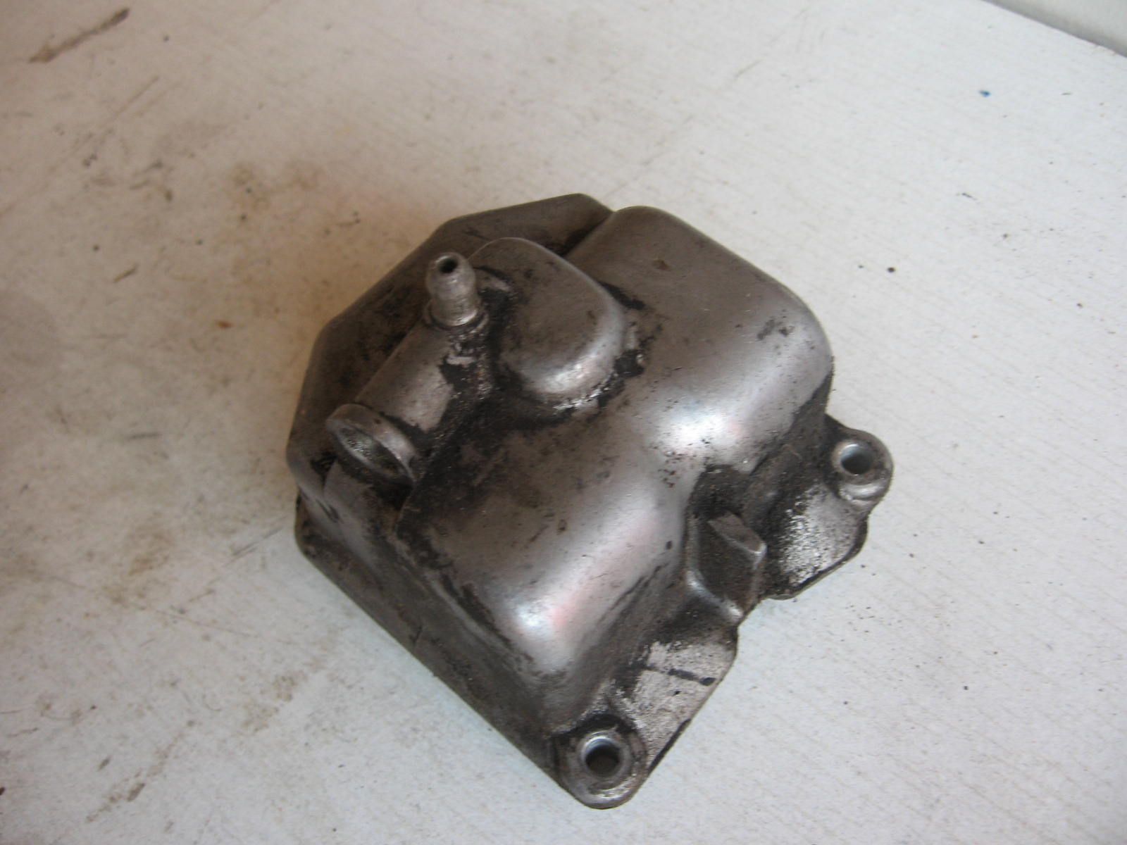 Vlotterbak , float chamber	, Carb 1—2 , Cb900f 81-82 ,cb750 79-83 , cb400 cx500 gl500	16015-413-004	16015-425-871