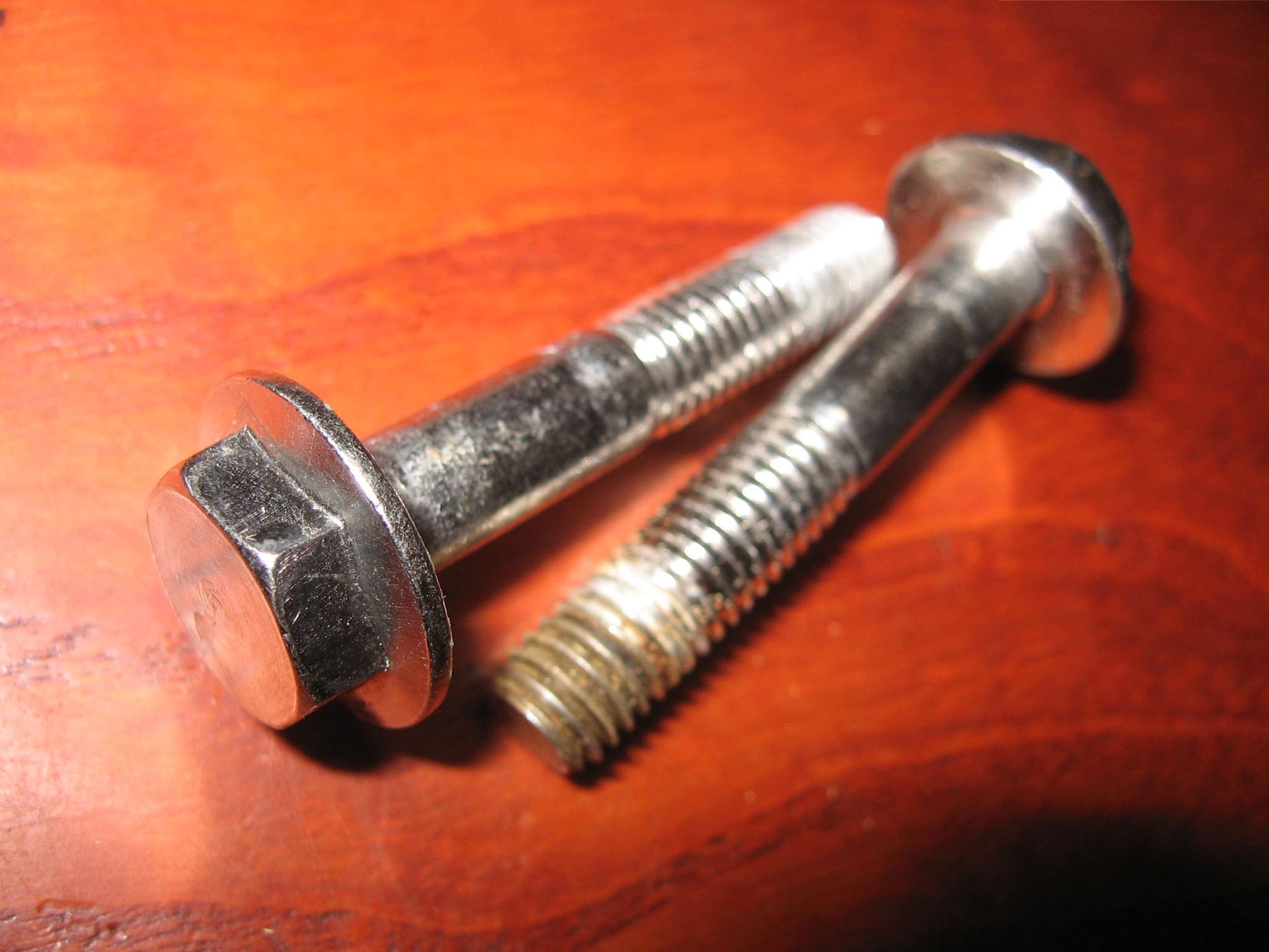 2x flens bout chroom bev.uitlaat ,M8x45		T3050501