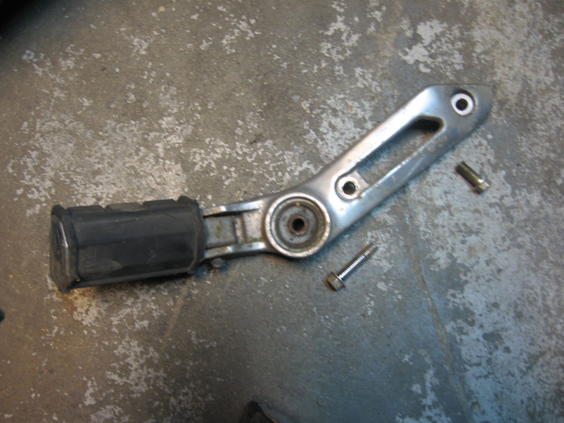 voetsteun houder , houder uitlaat rechts	Xj700s  , xj700x 1986	1nh-y2744