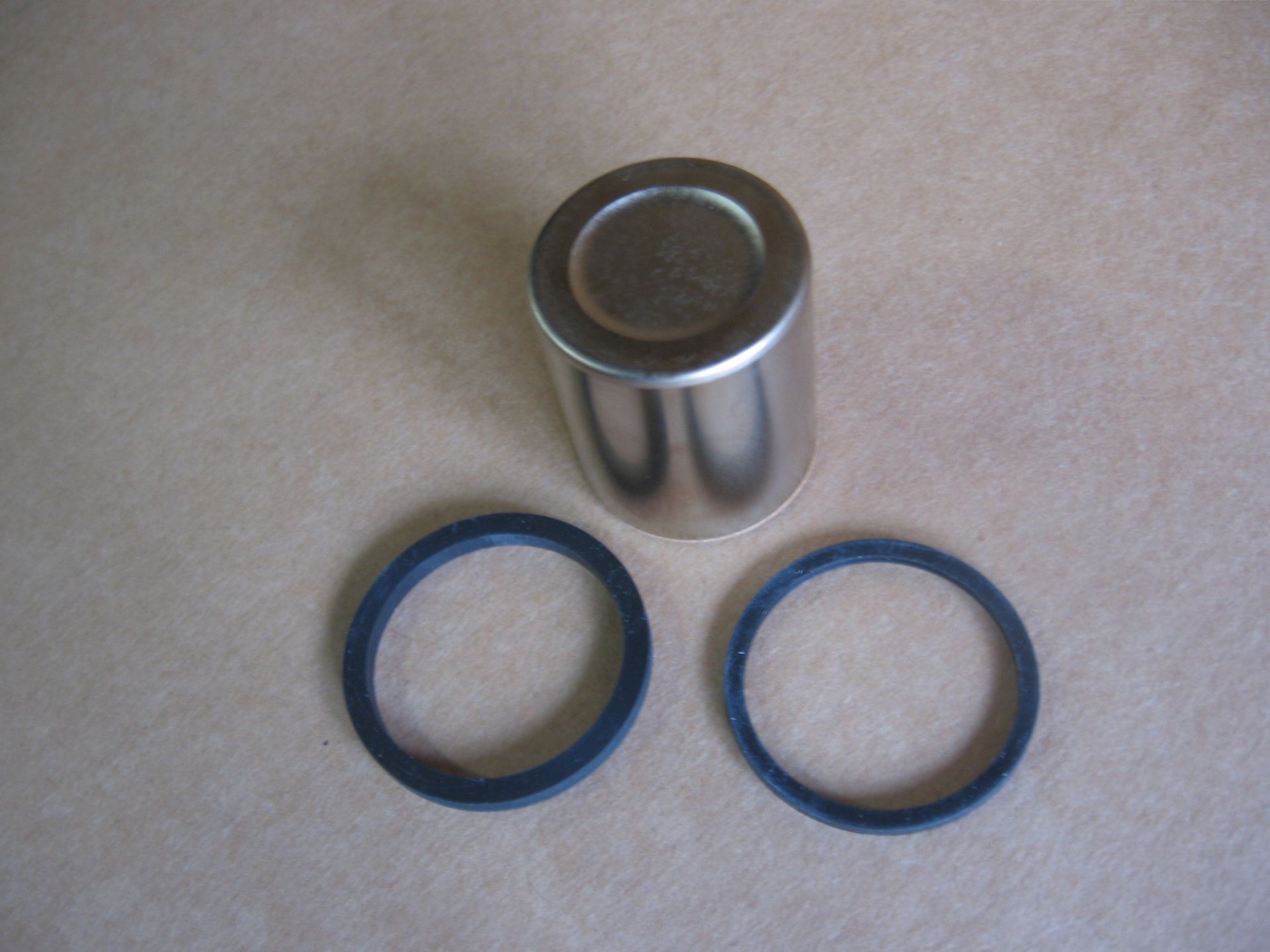 remzuiger met ringen  cx650 83-85 cbx750f 84-86 vt750c 87 , vf750f 1983-84 vf100r 	 oem		43107-ma7-006 + 45109-ma7-006 + 45209-ma7-006