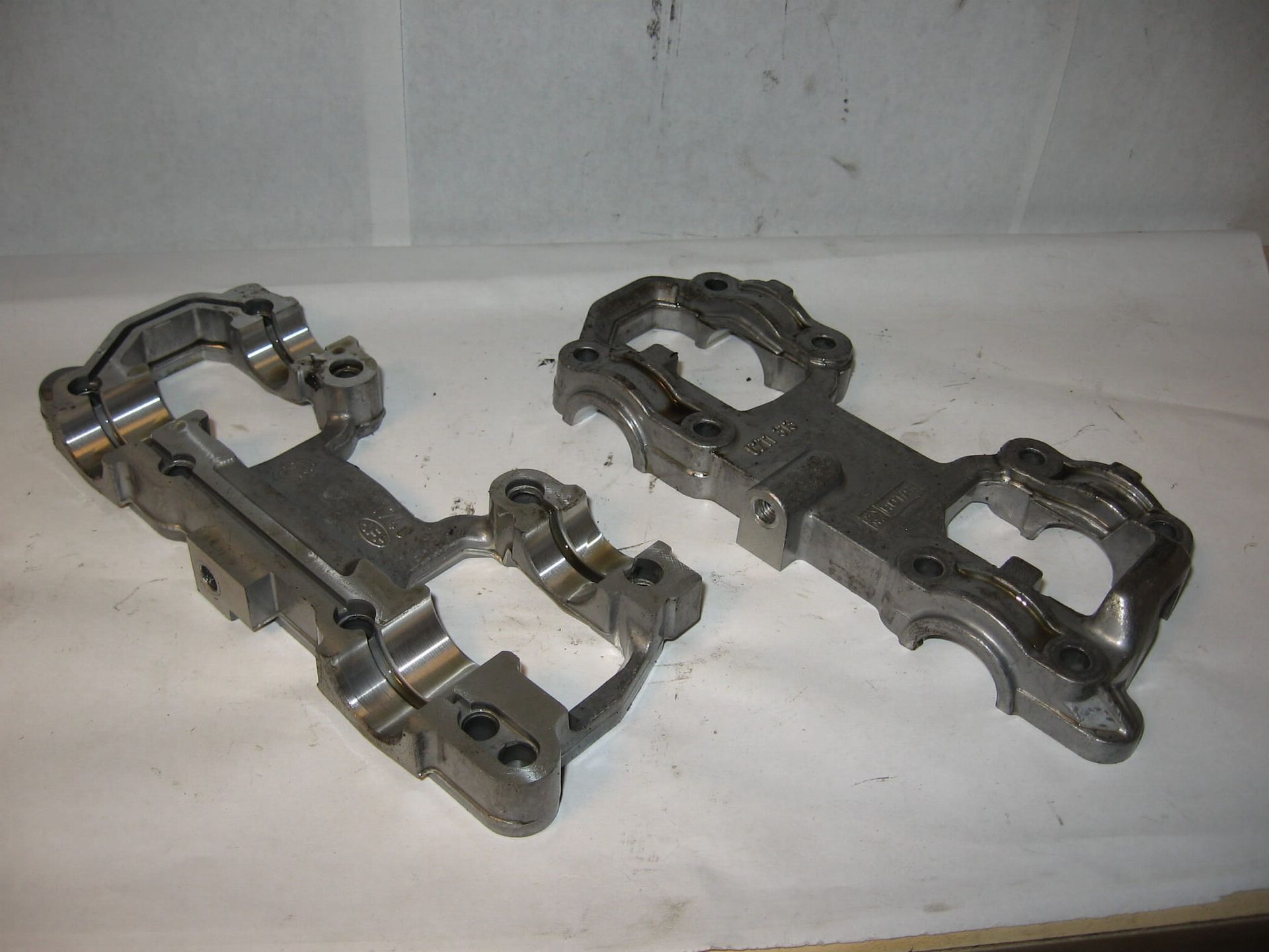 supporting bracket camshaft , steunlager nokkenas	F650gs 99-2008, dakar 00-07 , f650cs 01-05 , g650 078-09 	11127652868